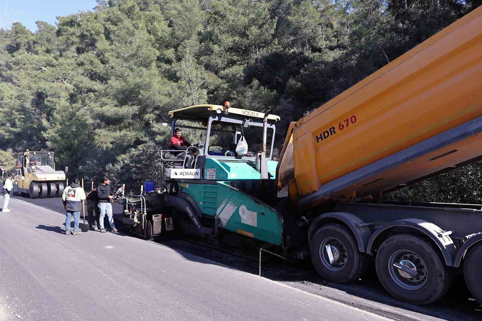 Marmaris Adaköy yolu yeniledi
Marmaris Adaköy yolu yeniledi