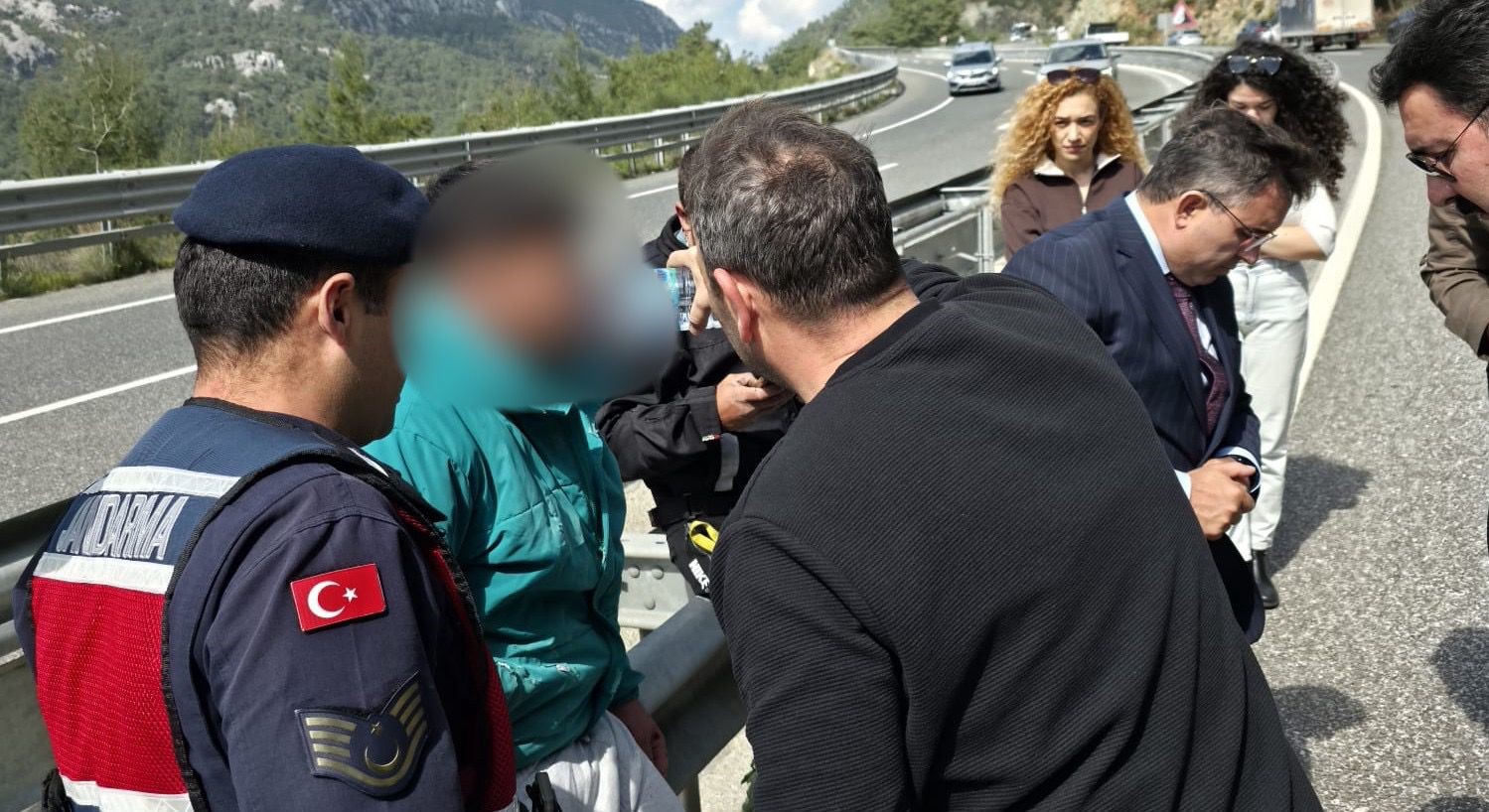 Marmaris çıkışındaki motosiklet kazasında kask hayat kurtardı
