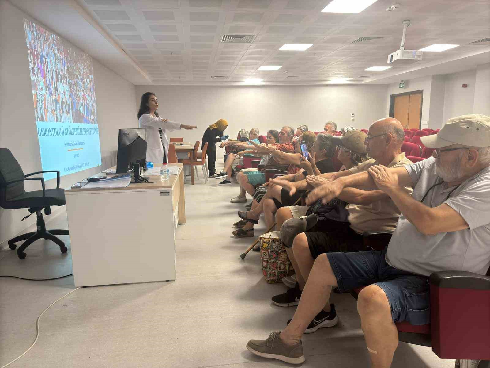 Marmaris Devlet Hastanesi’nde gerontoloji atölyesi başladı
