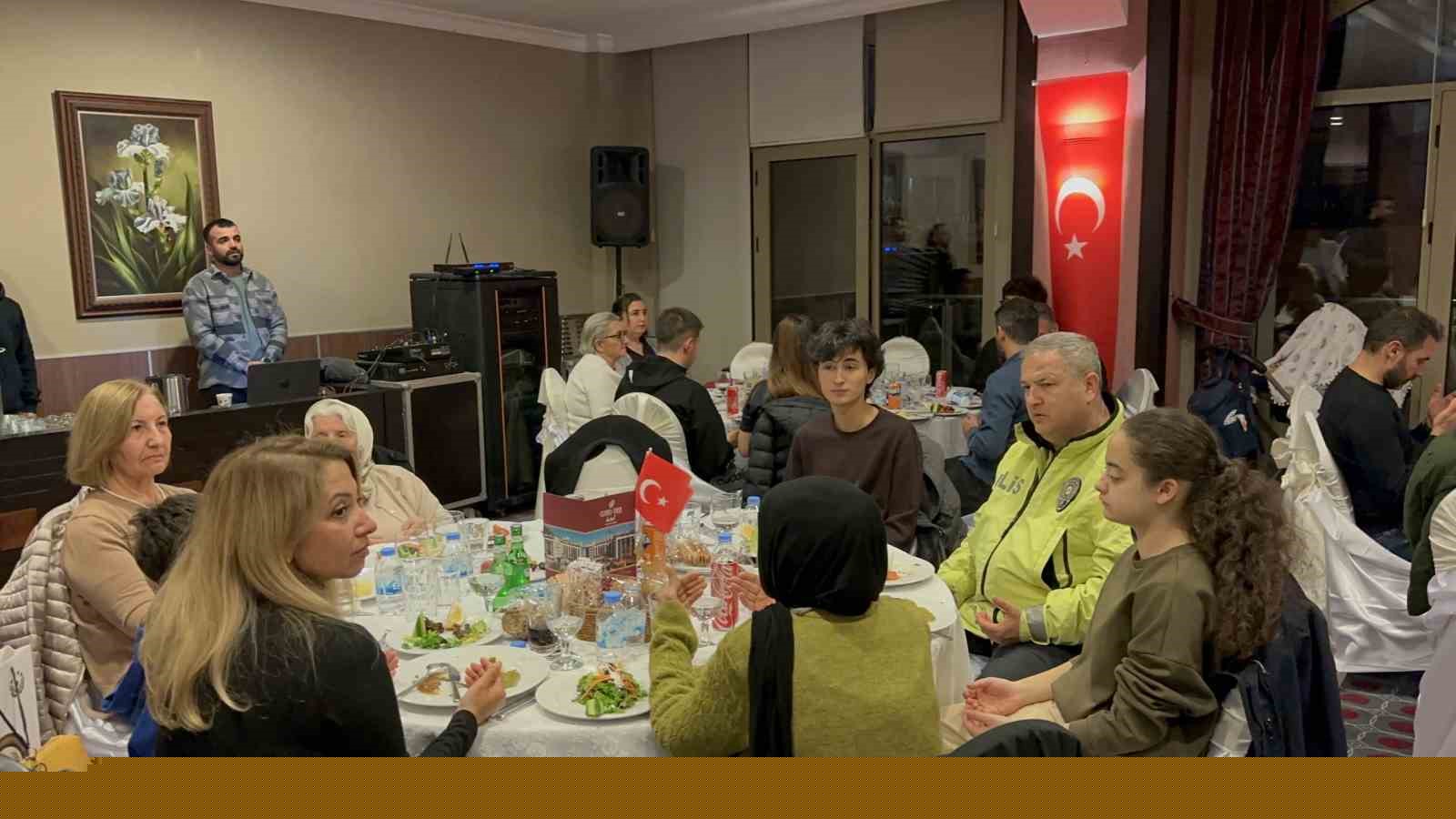 Marmaris İlçe Emniyet Müdürlüğü iftar sofrasını gazi ve şehit yakınları ile paylaştı
