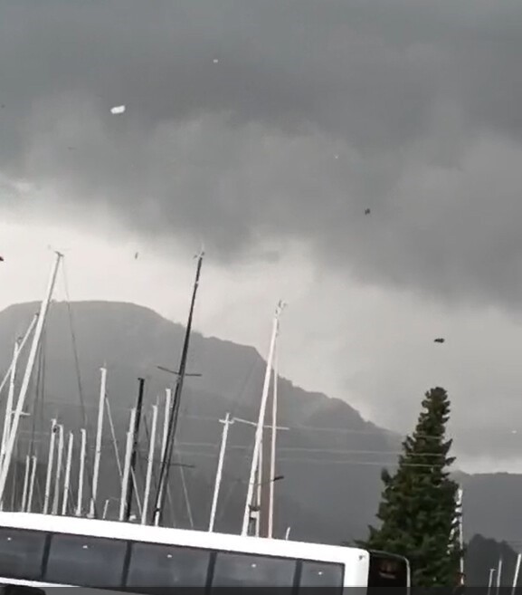 Marmaris Körfezi’nde hortum paniği
