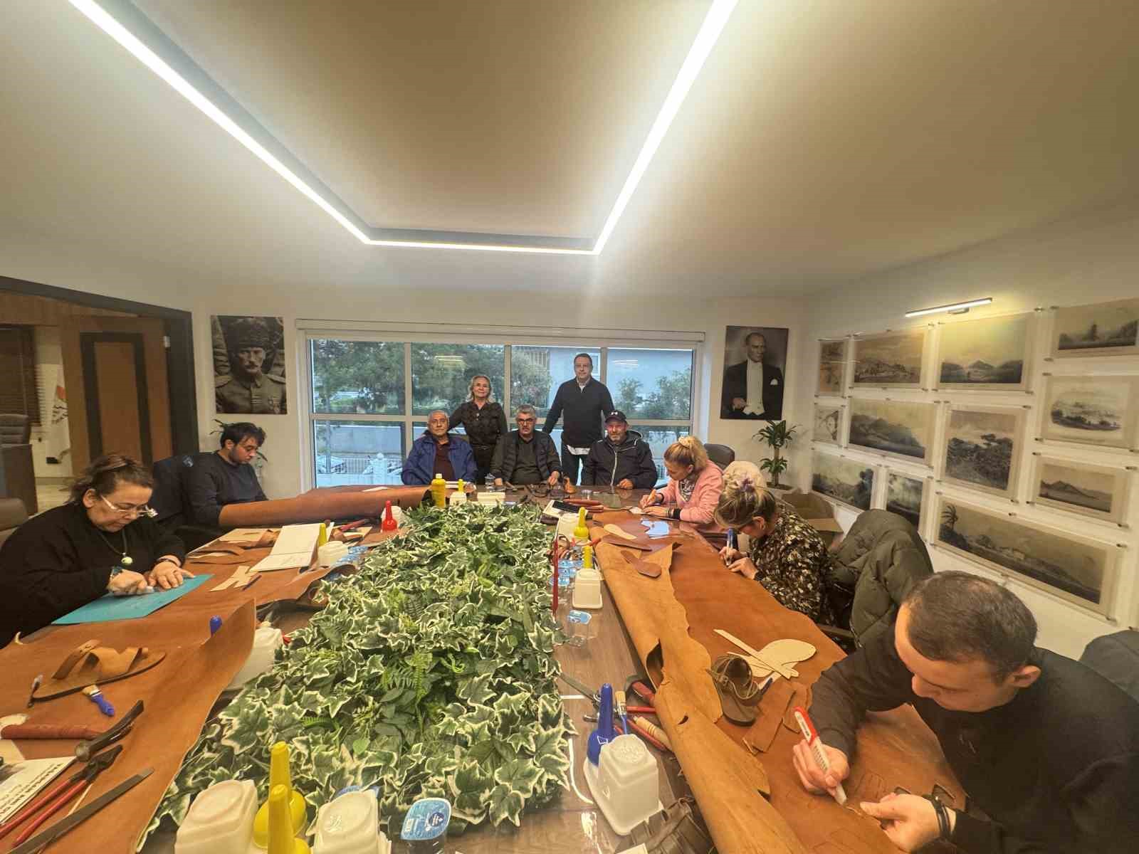 Marmaris’in köklü zanaatı yeniden hayat buluyor
Marmaris’in köklü zanaatı yeniden hayat buluyor