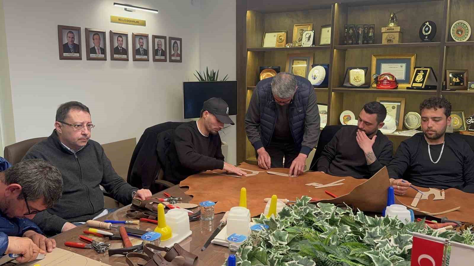 Marmaris’in köklü zanaatı yeniden hayat buluyor
Marmaris’in köklü zanaatı yeniden hayat buluyor