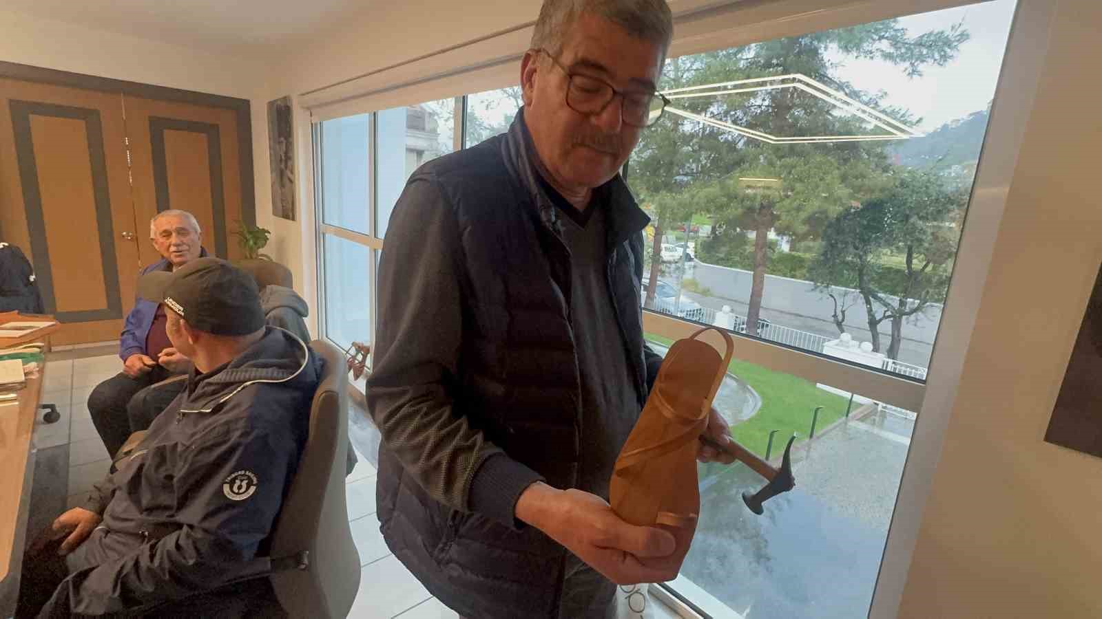 Marmaris’in köklü zanaatı yeniden hayat buluyor
Marmaris’in köklü zanaatı yeniden hayat buluyor