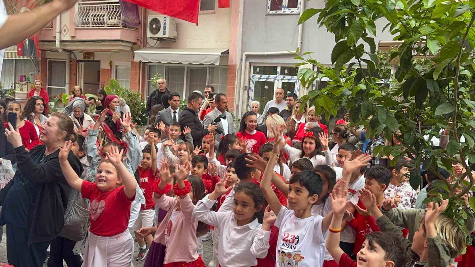 Marmaris’te 105 Sokak’ta bayram coşkusu büyüdü

