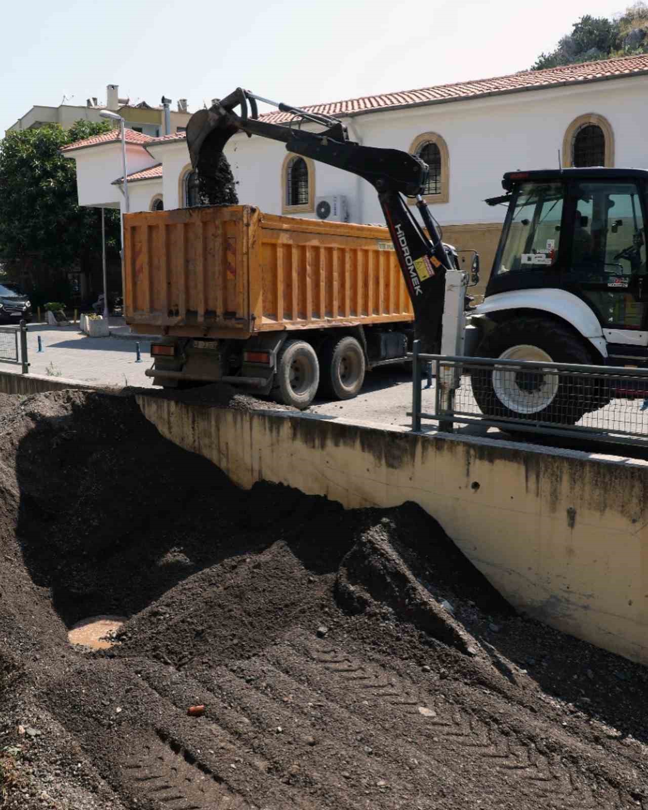 Marmaris’te 15 bin 200 metre dere temizliği yapıldı
