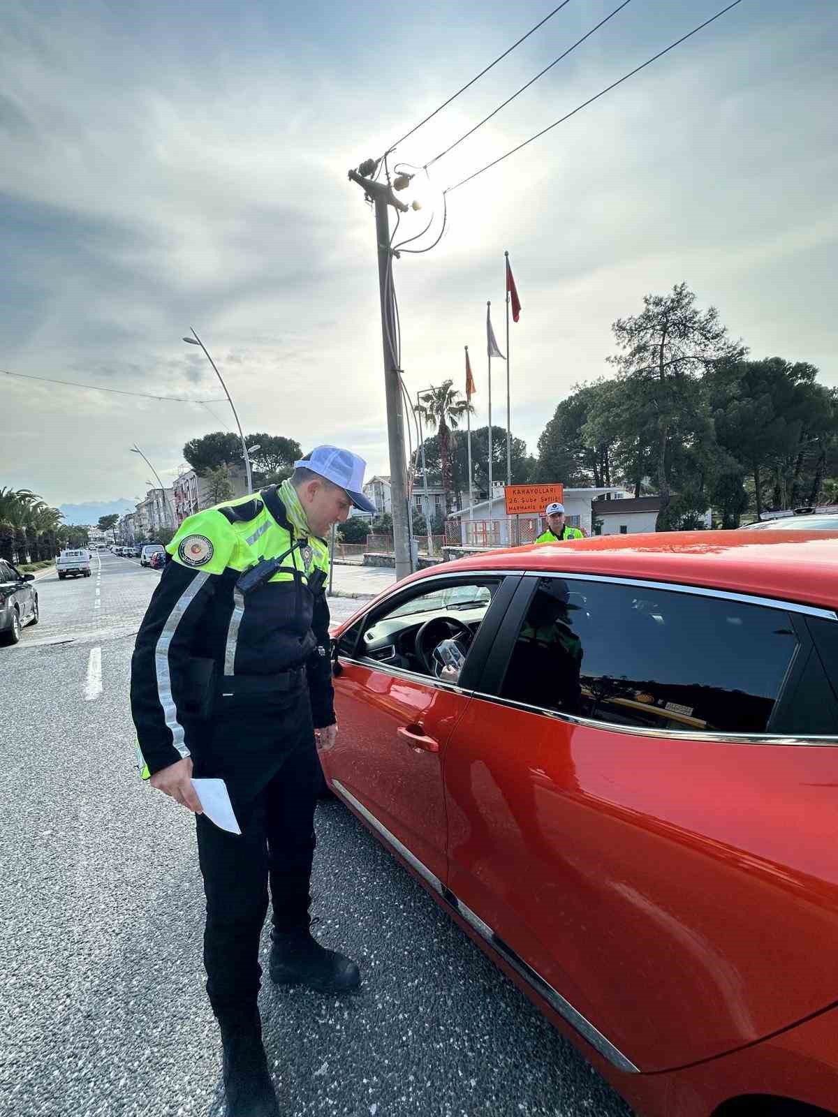 Marmaris’te bayram boyunca binlerce araç denetlendi
