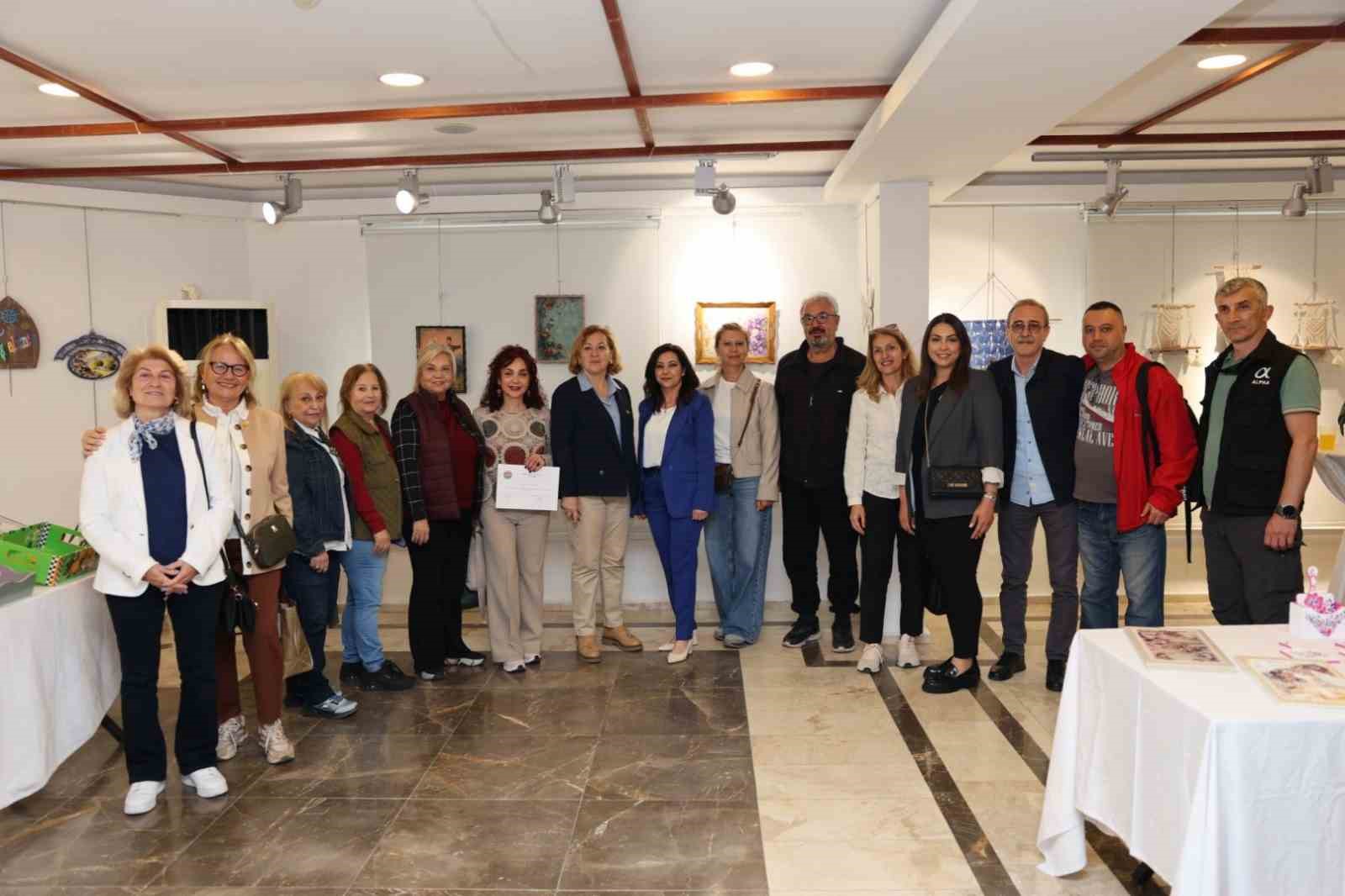 Marmaris’te el emeği eserler görücüye çıktı
