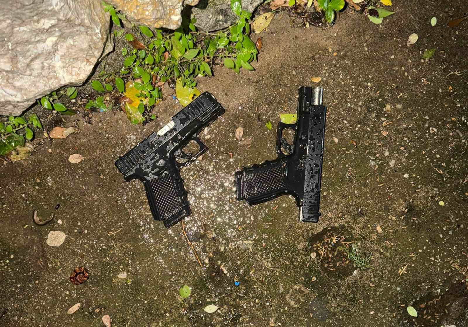 Marmaris’te iş yerine silahlı saldırının şüphelileri kısa sürede yakalandı
