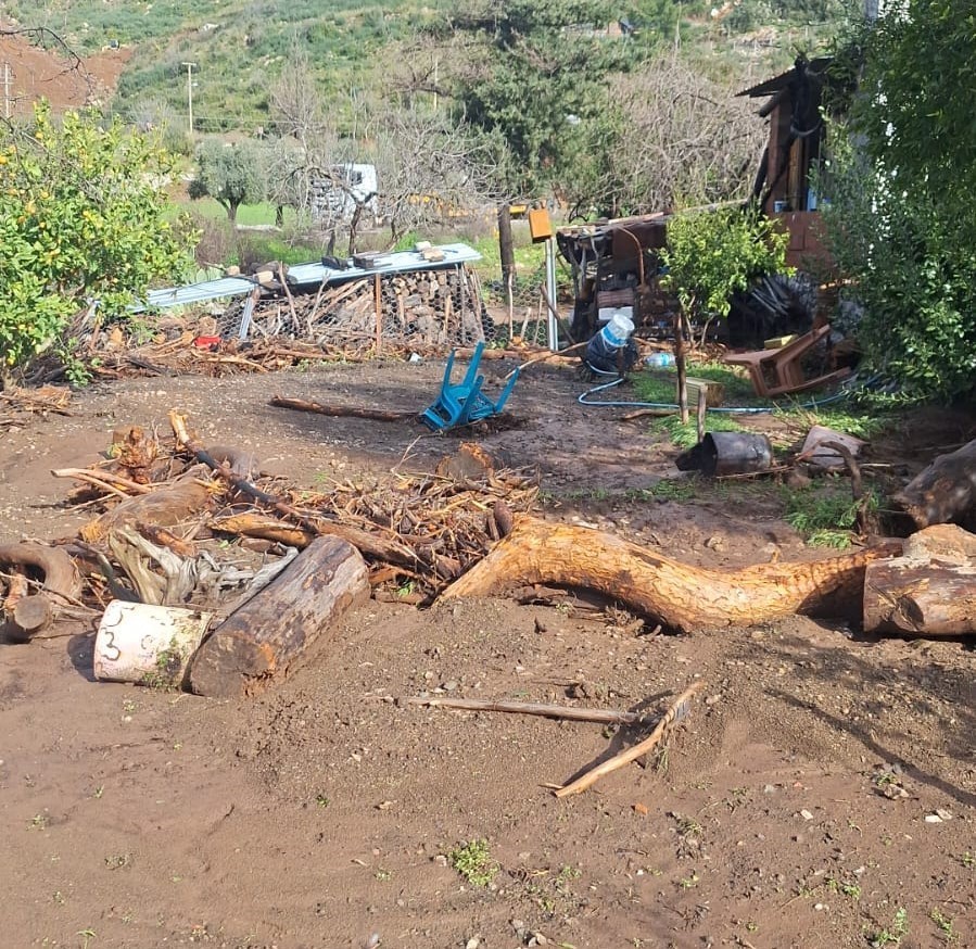 Marmaris’te sağanak yağışın izleri gün ağarınca ortaya çıktı
