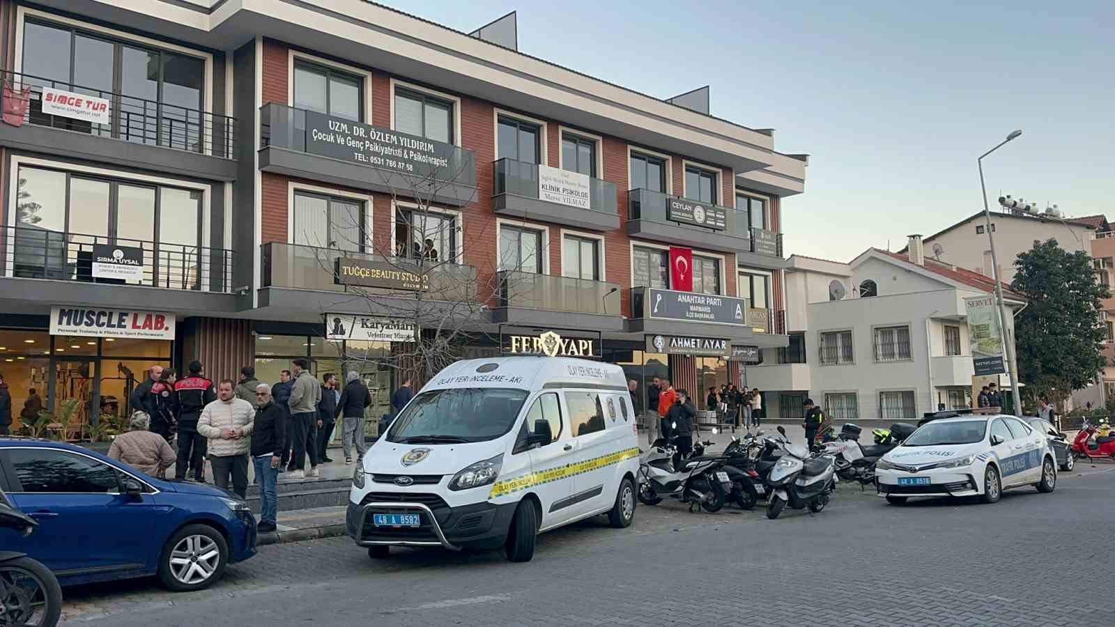 Marmaris’te silahlı kavga: 2 yaralı
