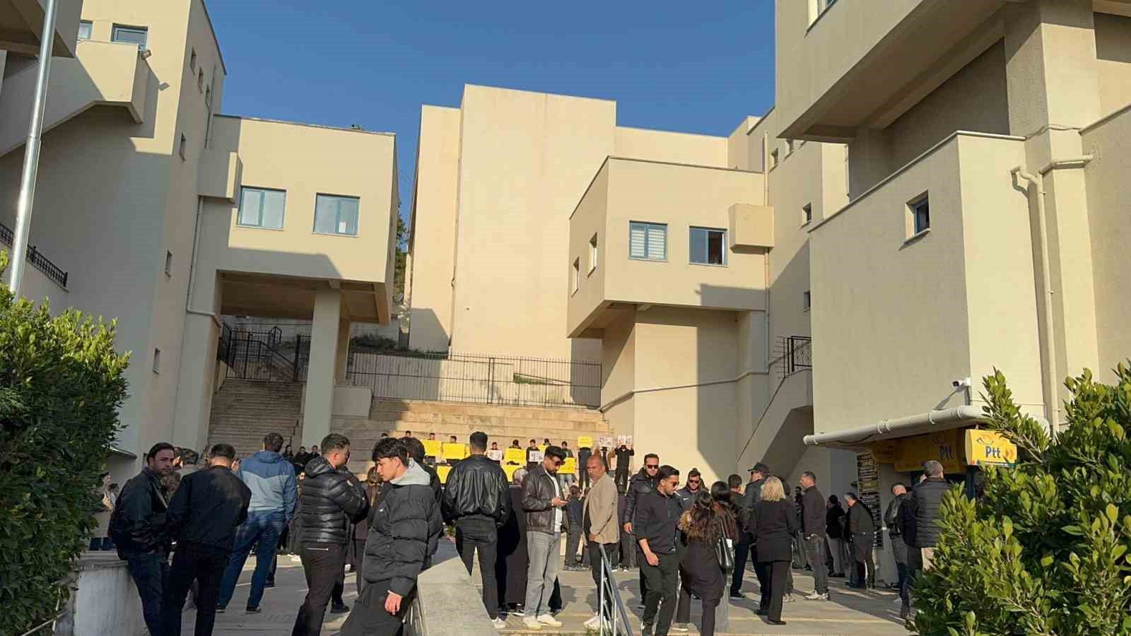 Marmaris’te teknedeki kavgada hayatını kaybeden gencin davası başladı: Adliye önünde "adalet istiyoruz" sesi yükseldi
