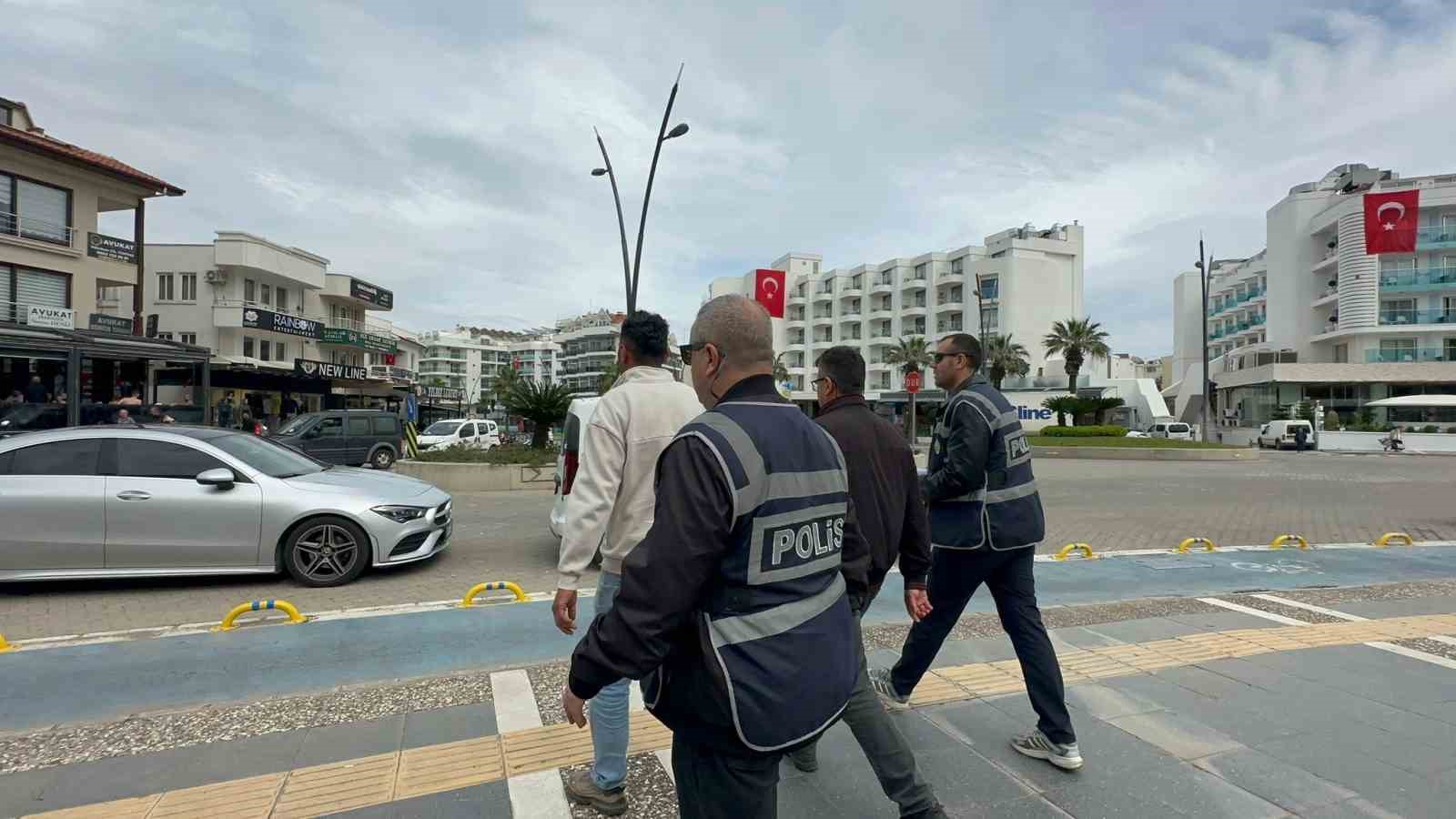 Marmaris’teki ’vinç’ kazasında gözaltına alınan 2 kişi tutuklandı
