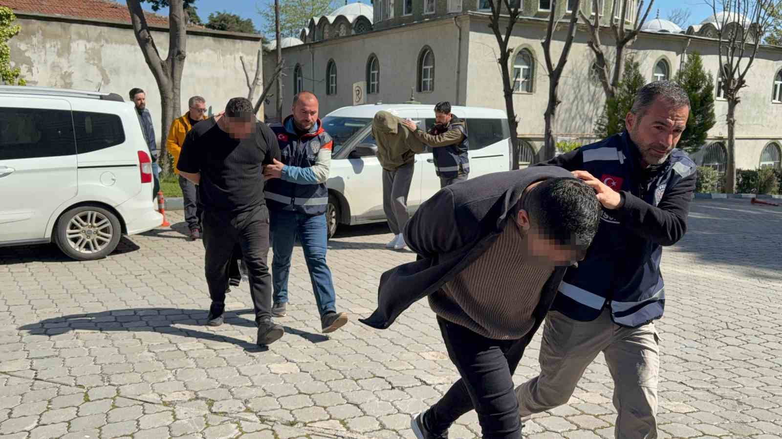 Masaj salonuna fuhuş operasyonu: 3 gözaltı
