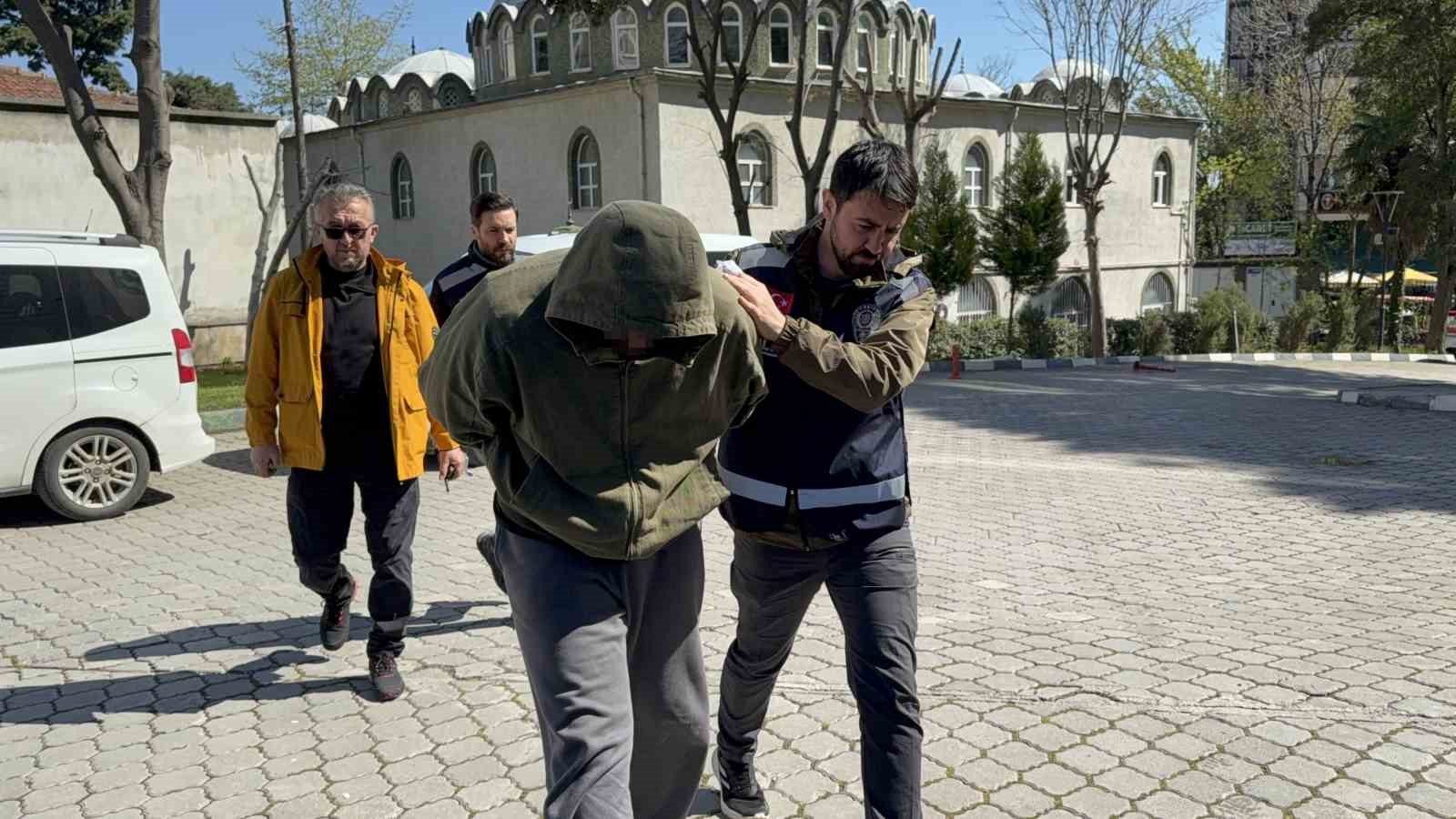 Masaj salonuna fuhuş operasyonu: 3 gözaltı
