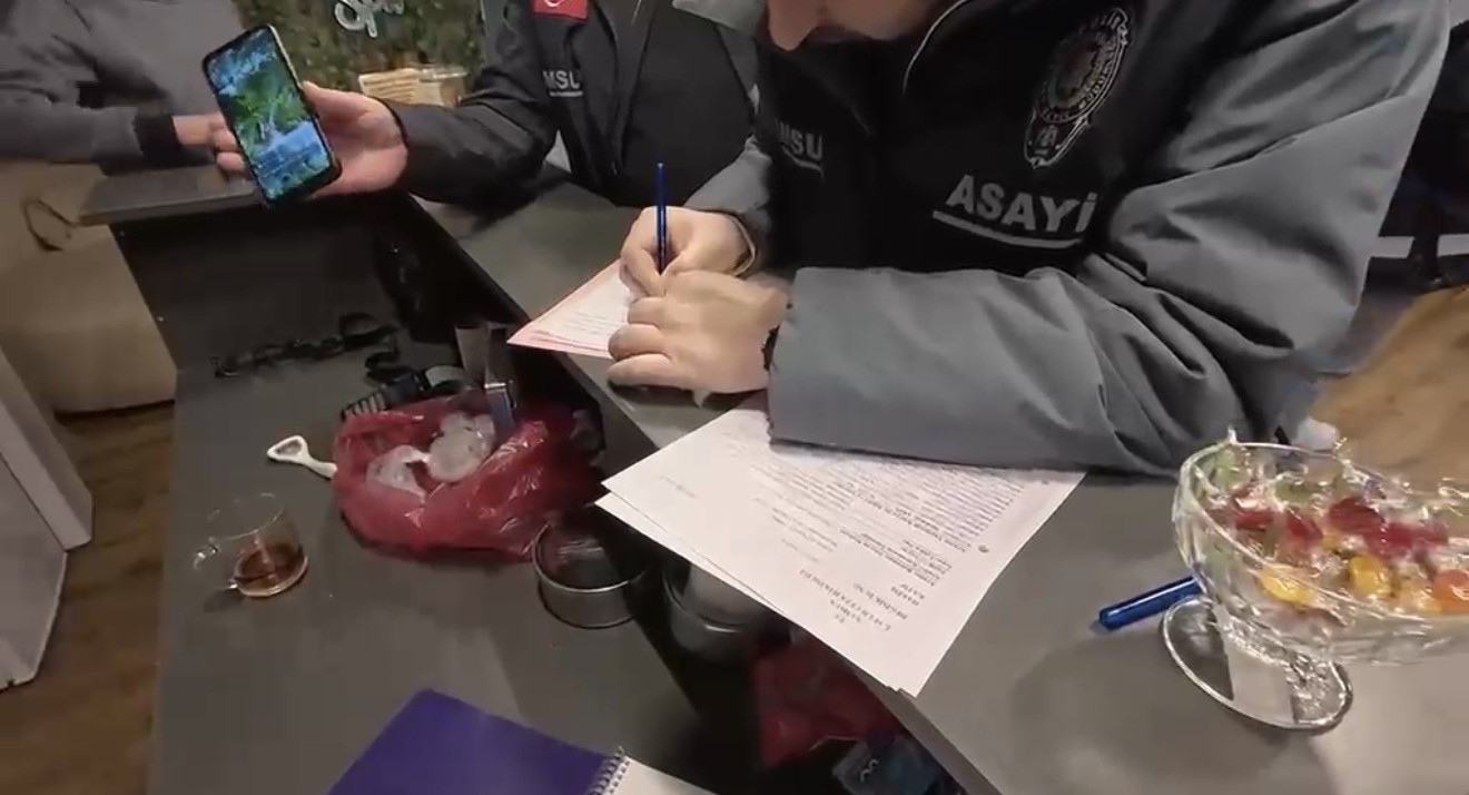 Masaj salonuna fuhuş operasyonu: 3 gözaltı
