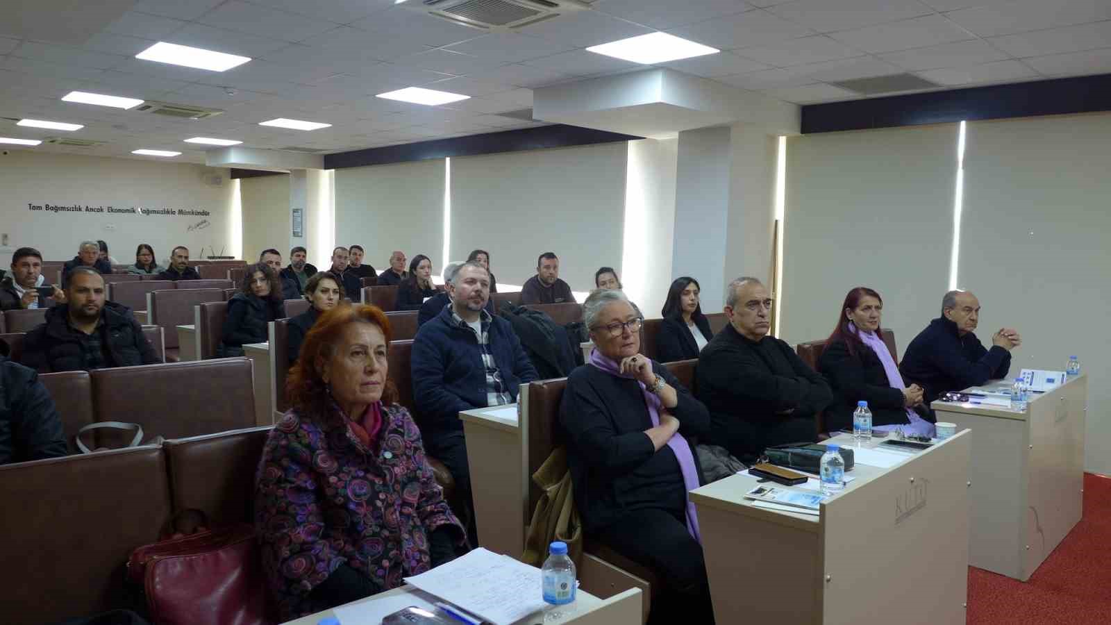 Mavi Bayrak ve Yeşil Anahtar Programları Bilgilendirme Toplantısı KUTO’da yapıldı
