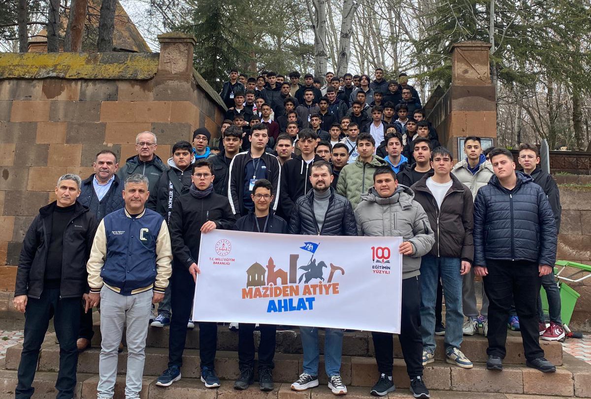 ‘Maziden Atiye Ahlat’ programı gençleri tarihle buluşturuyor
