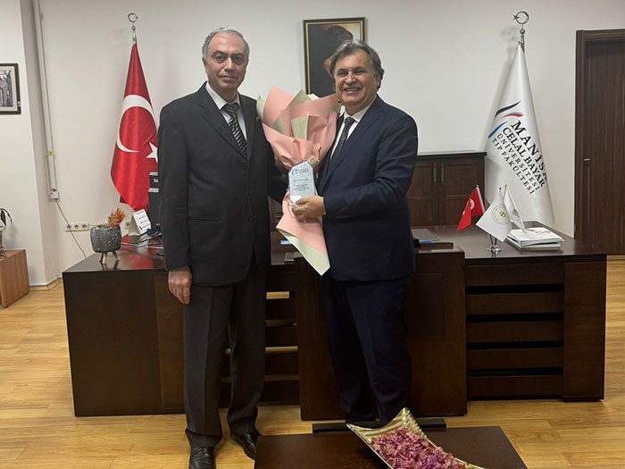 MCBÜ Tıp Fakültesi Dekanlığında görev değişimi
