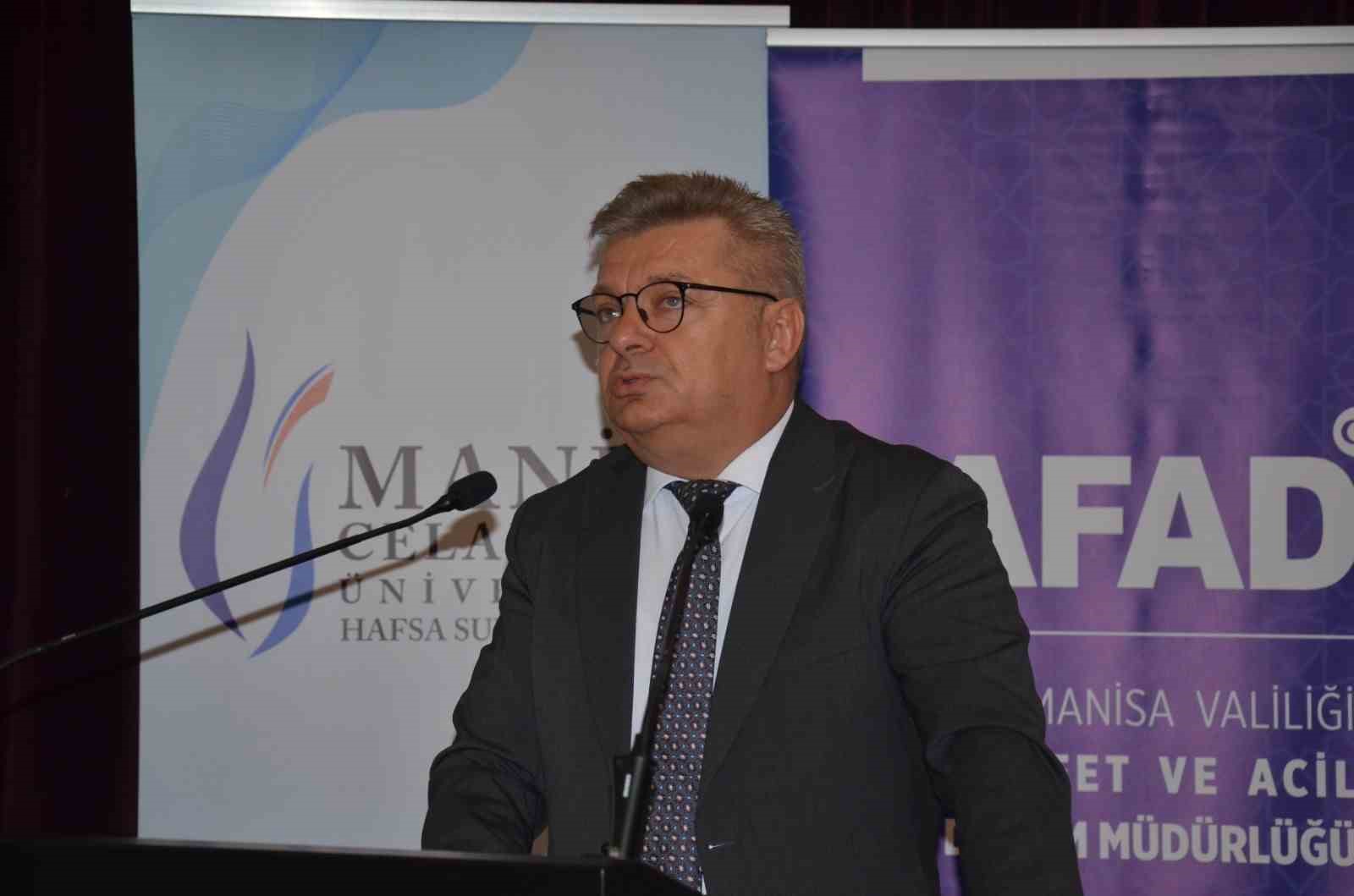 MCBÜ’de ’Afetlerde insan olmak’ sempozyumu
