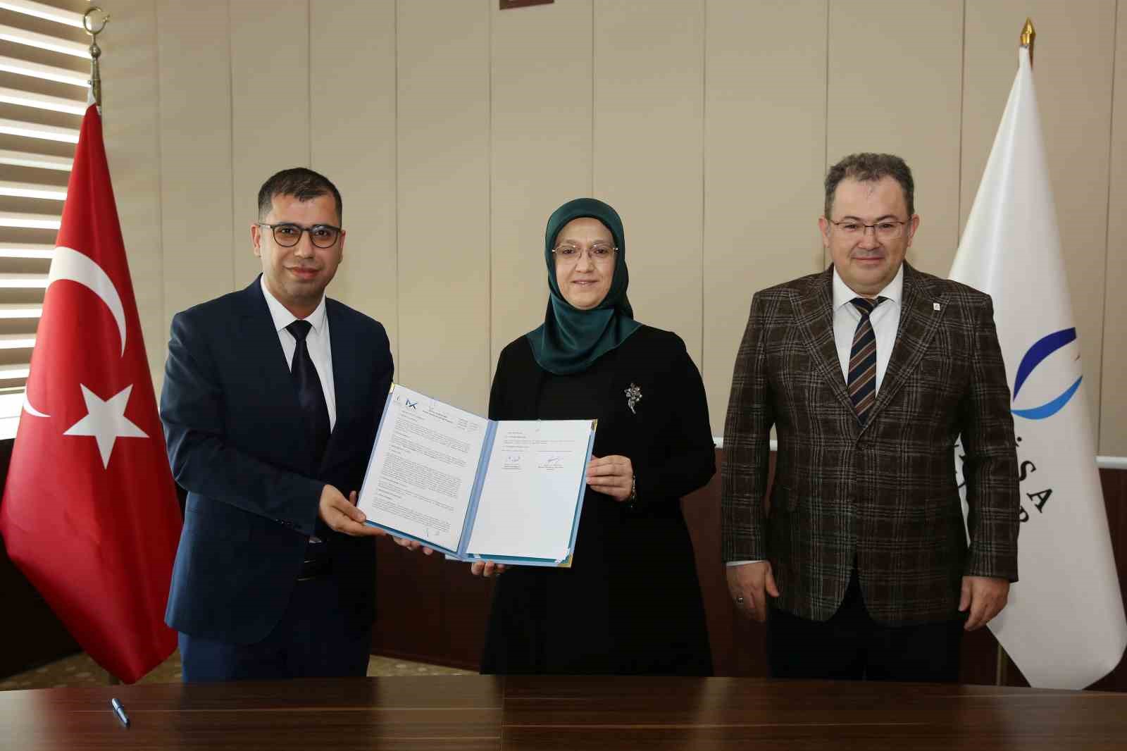 MCBÜ’de yoklama dijitale taşındı
