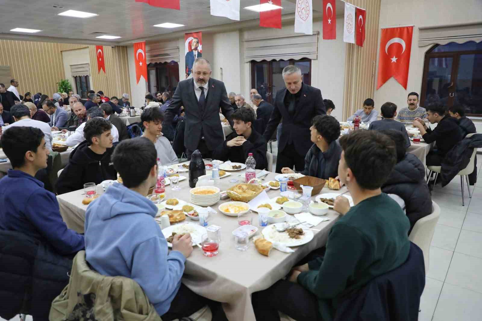 MEB Bilgi İşlem Genel Müdürü Karaman, Ağrı’da eğitim çalışmalarını yerinde inceledi
