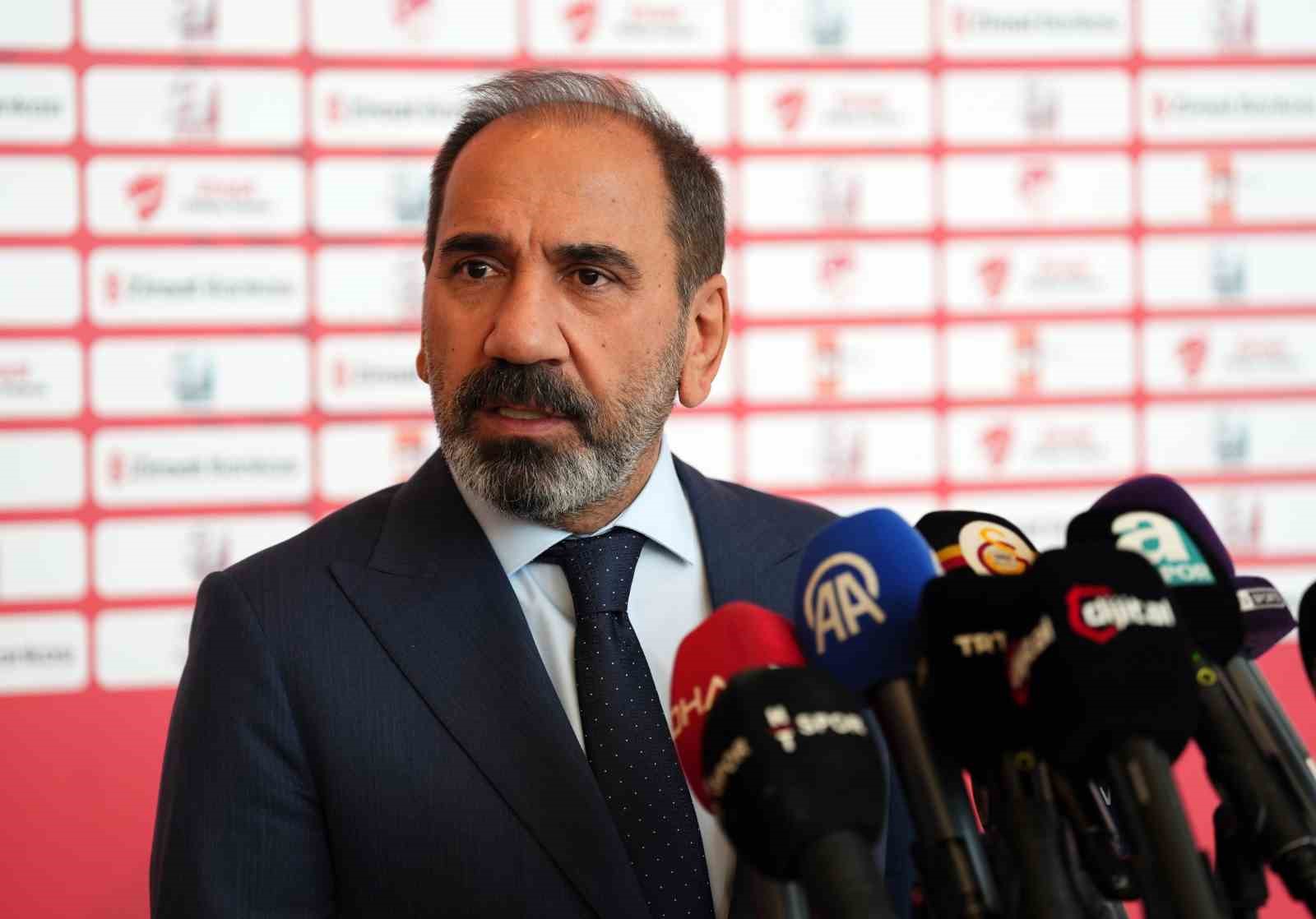 Mecnun Otyakmaz: "İki takımın da yöneticisi gelsin VAR odasında otursunlar, bu maçları beraber izleyelim"
