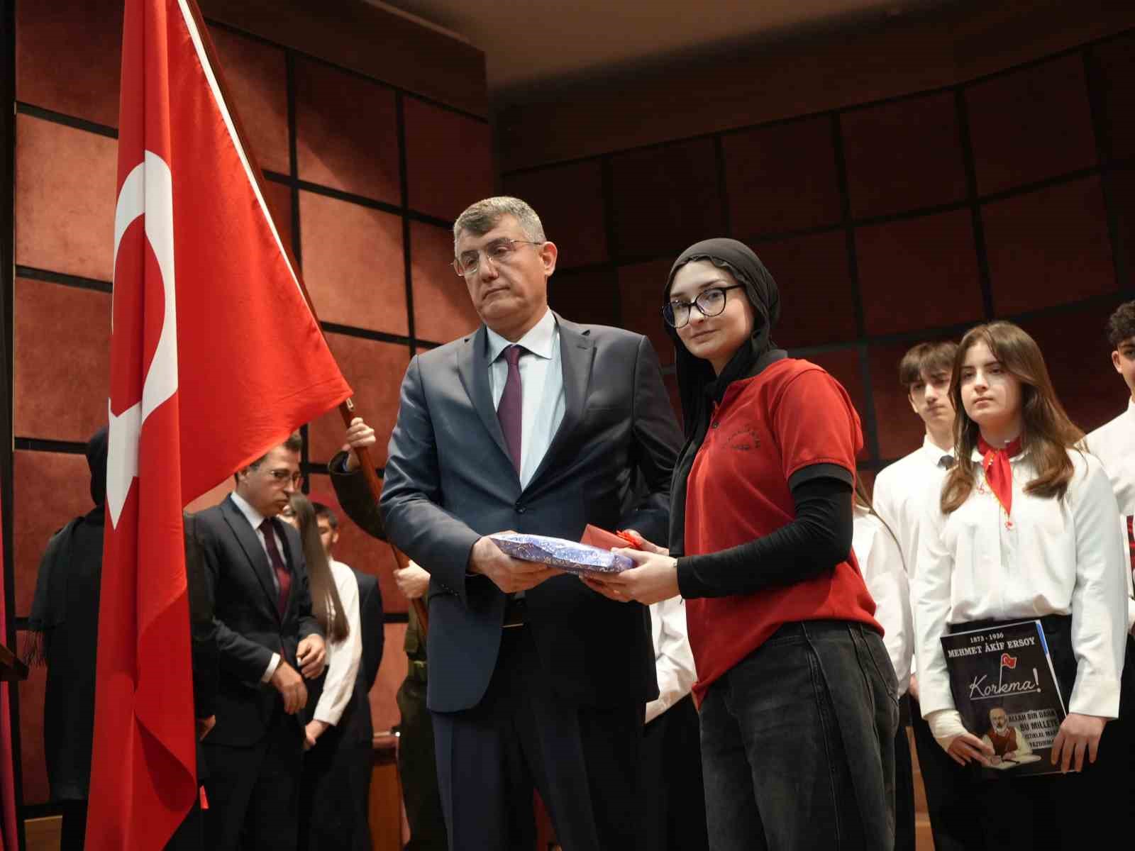 Mehmet Akif Ersoy, İstiklal Marşı’nın Ankara dışında ilk kez yayımlandığı Kastamonu’da saygıyla anıldı
