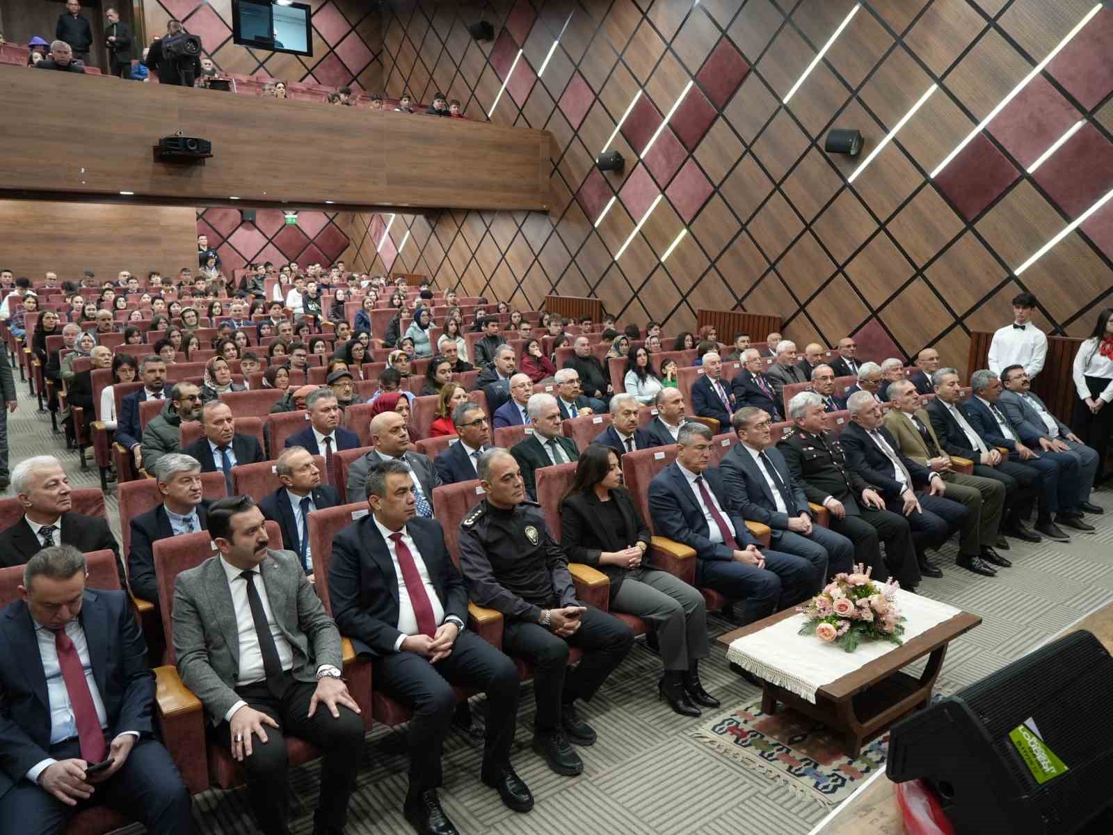 Mehmet Akif Ersoy, İstiklal Marşı’nın Ankara dışında ilk kez yayımlandığı Kastamonu’da saygıyla anıldı
