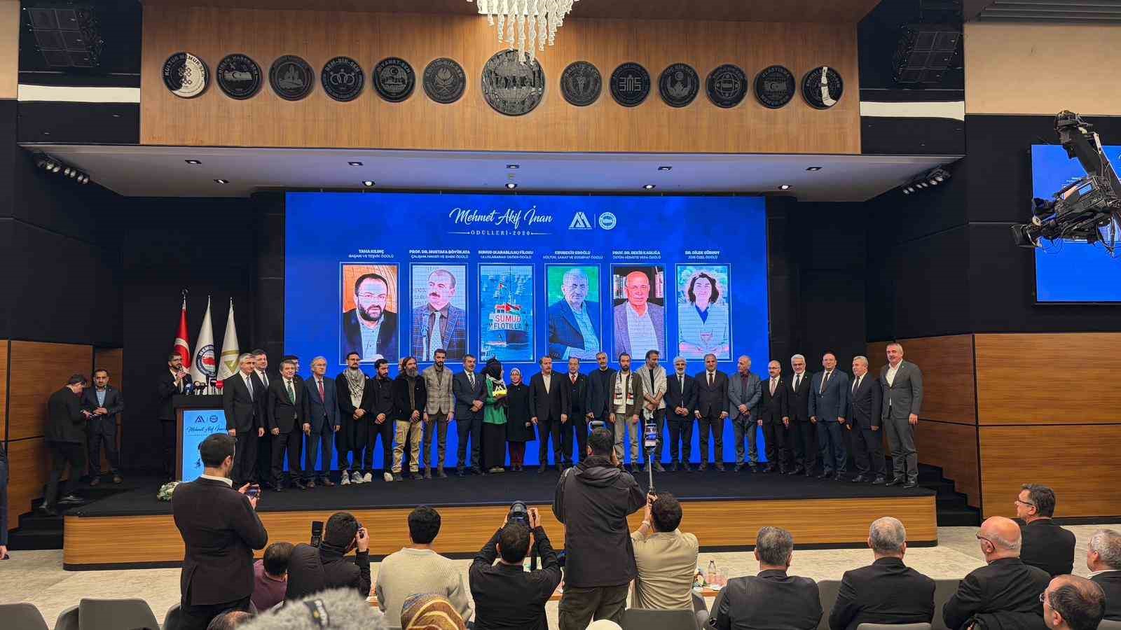 "Mehmet Akif İnan Ödülleri" sahiplerini buldu
"Mehmet Akif İnan Ödülleri" sahiplerini buldu