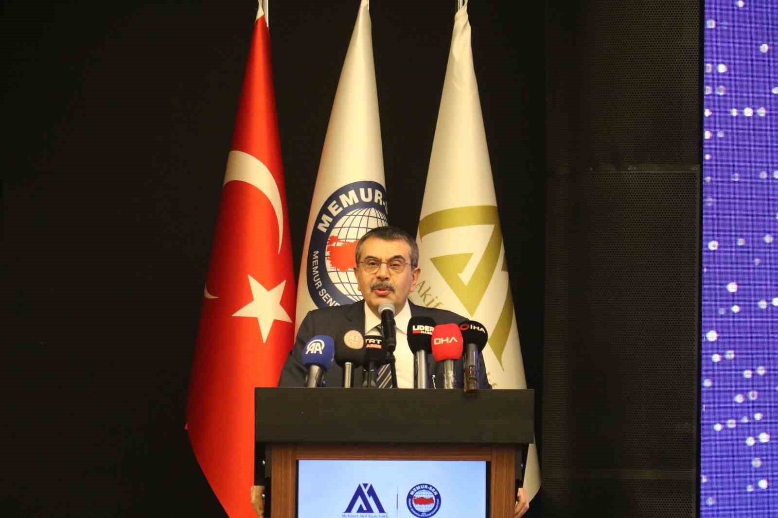 "Mehmet Akif İnan Ödülleri" sahiplerini buldu
"Mehmet Akif İnan Ödülleri" sahiplerini buldu