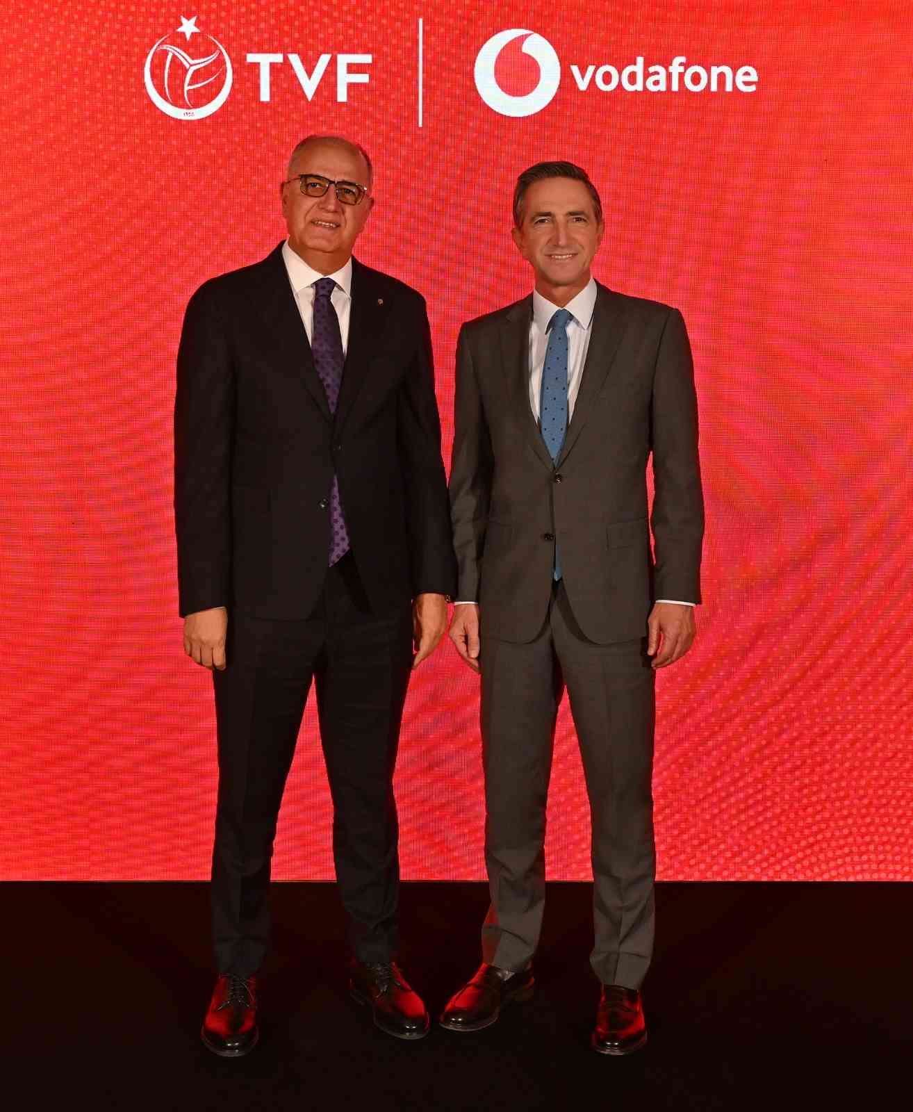 Mehmet Akif Üstündağ: "Ülkenin gururuyuz ve gururu olmaya da devam edeceğiz"
