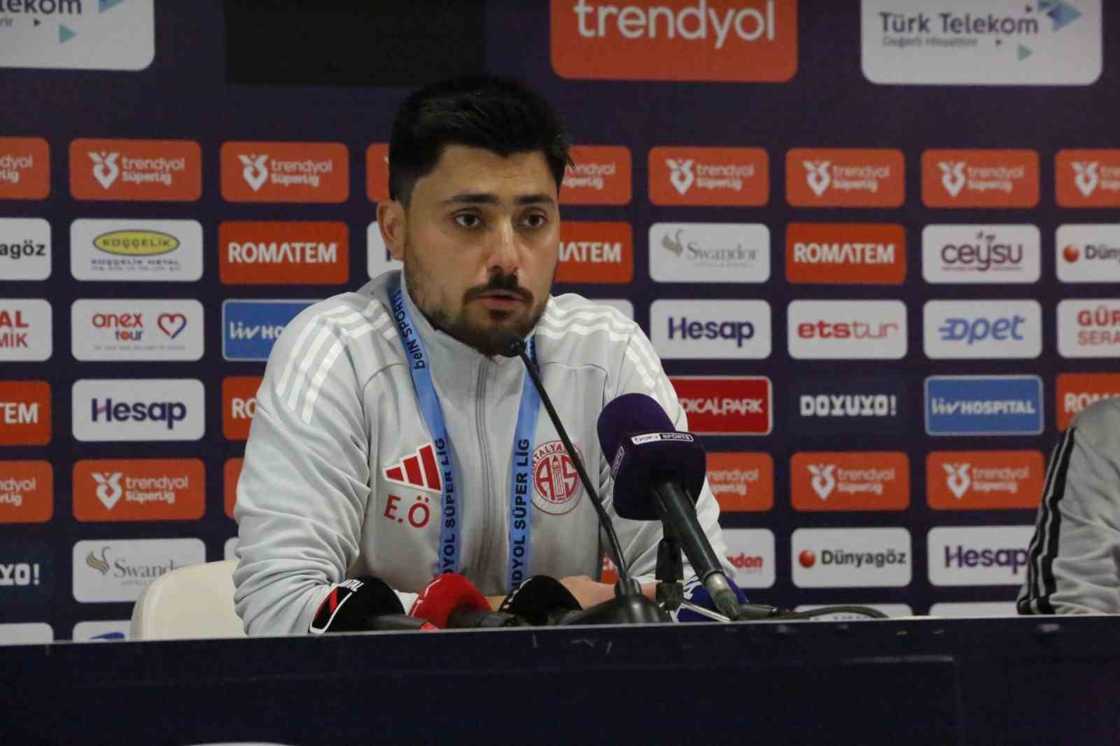 Mehmet Ender Örenç: "Net bir galibiyetle ayrılmak bizi mutlu etti"
Mehmet Ender Örenç: "Net bir galibiyetle ayrılmak bizi mutlu etti"