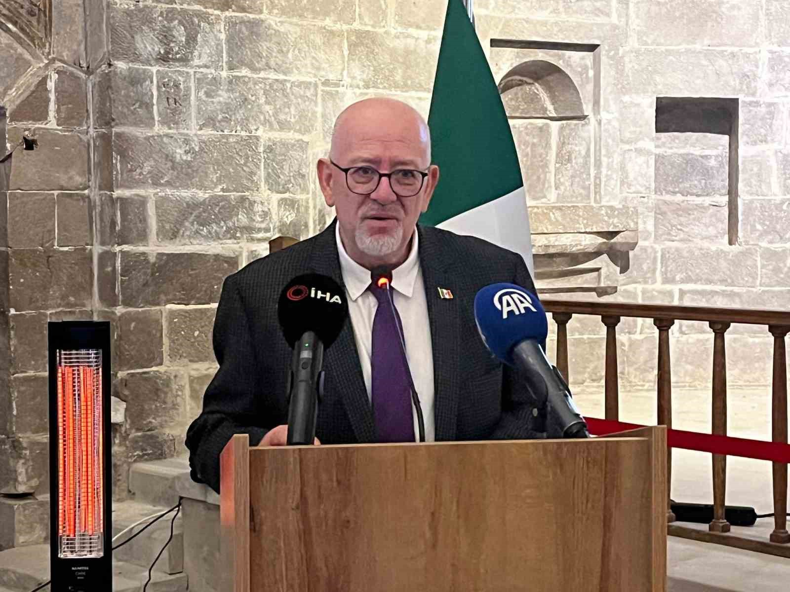 "Meksika Kültürel Çeşitlilik" sergisi Nevşehir’de açıldı
