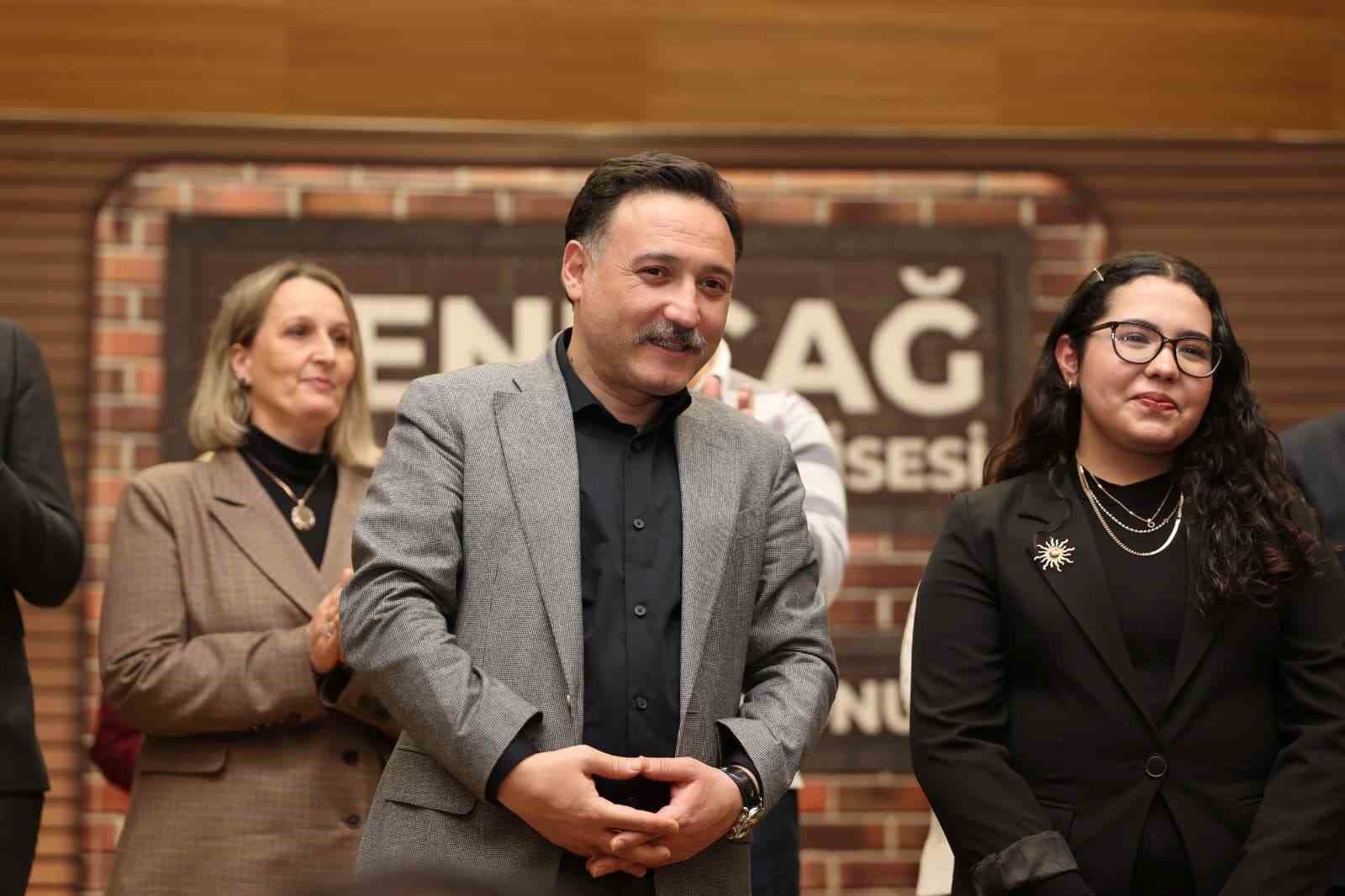 Mektep Melikgazi öğrencilerinin hazırladığı tiyatro oyunu büyük alkış topladı
