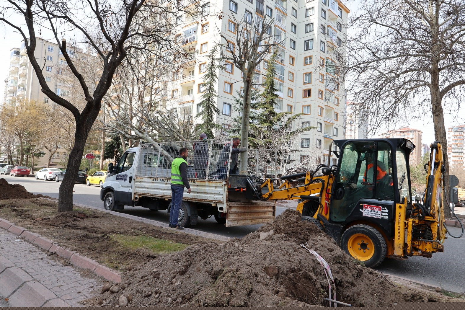 Melikgazi’de ilkbahar ağaç dikimiyle başladı
