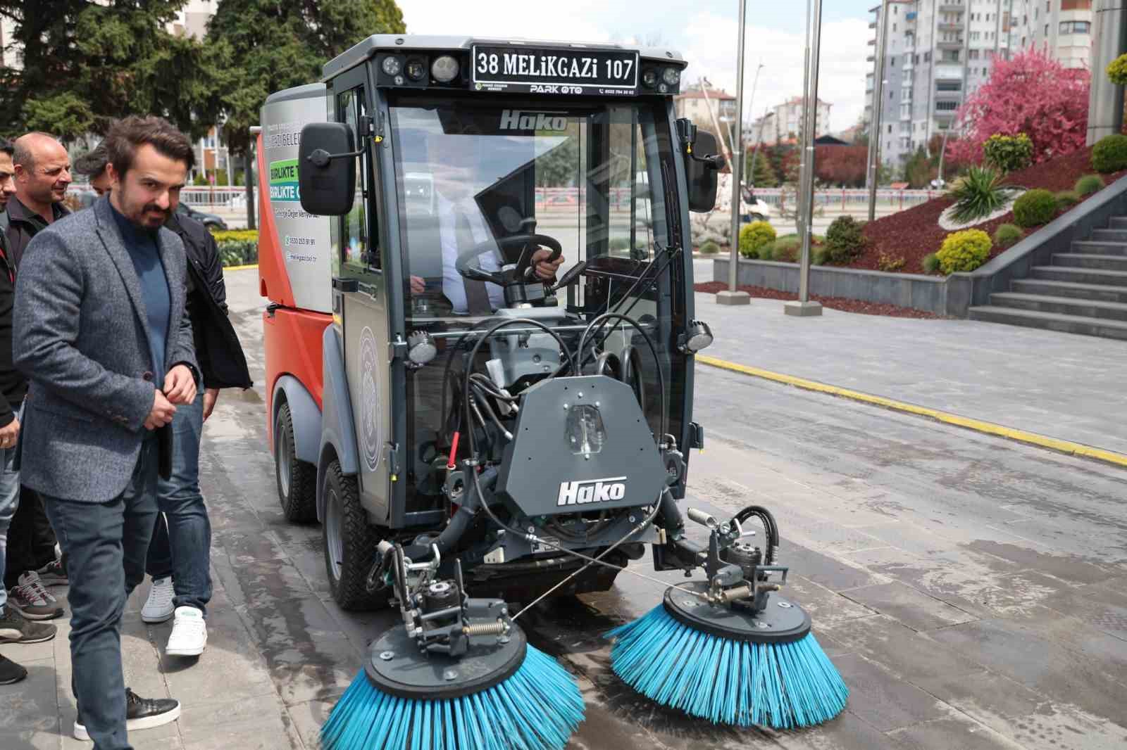 Melikgazi’nin hizmet kalitesini artıracak yeni araçlar sahada
