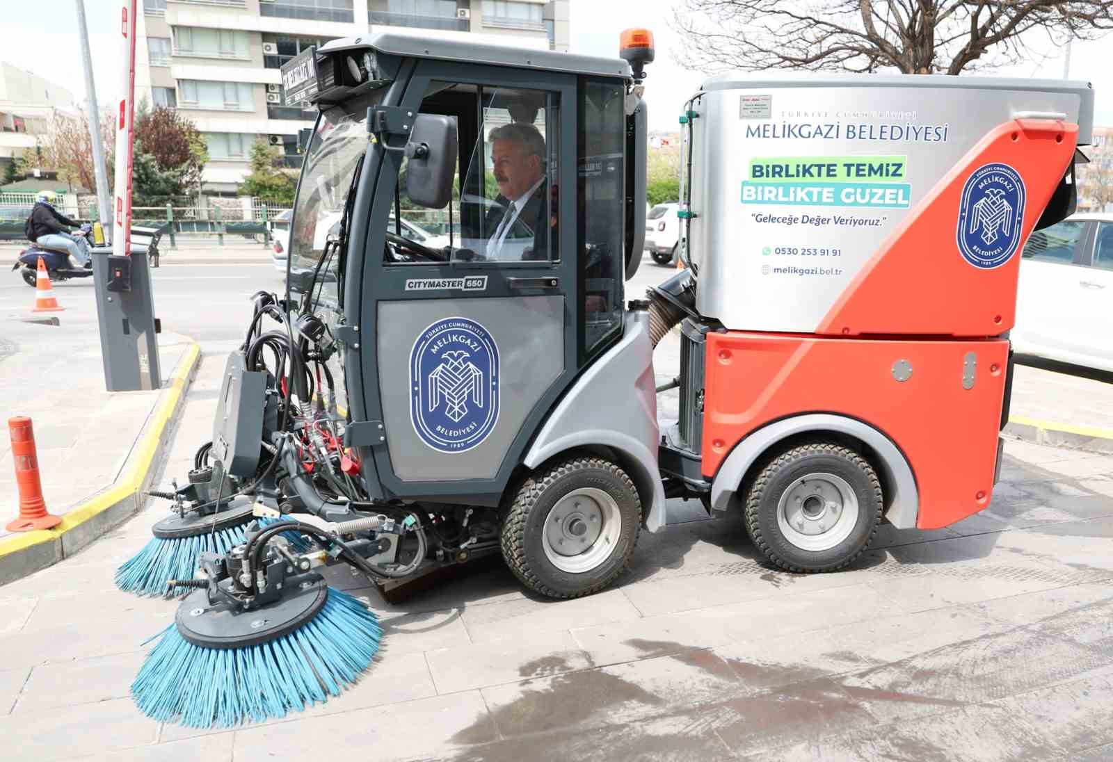 Melikgazi’nin hizmet kalitesini artıracak yeni araçlar sahada
