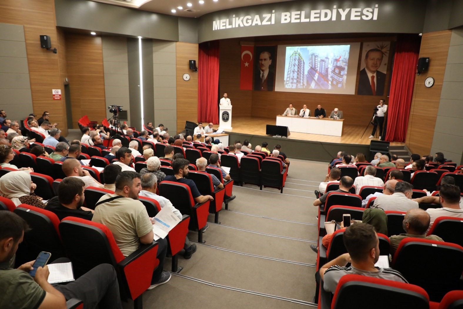 Melikgazi’nin kazandıran finans modeli ‘kazan kazan’, birçok ailenin ev sahibi olmasını kolaylaştırdı
