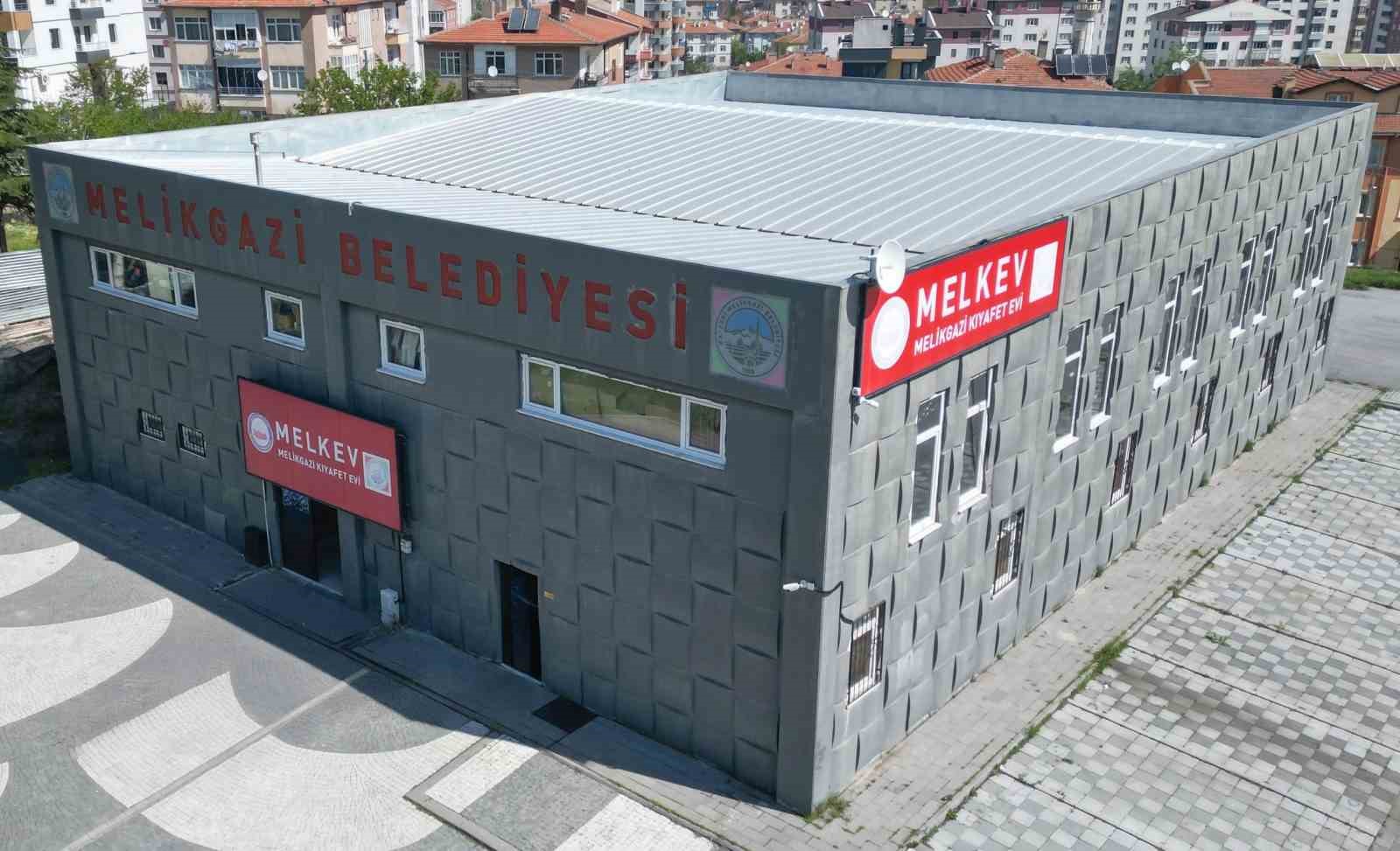 Melikgazi’nin MELKEV’i her zaman vatandaşlarının yanında
Melikgazi’nin MELKEV’i her zaman vatandaşlarının yanında
