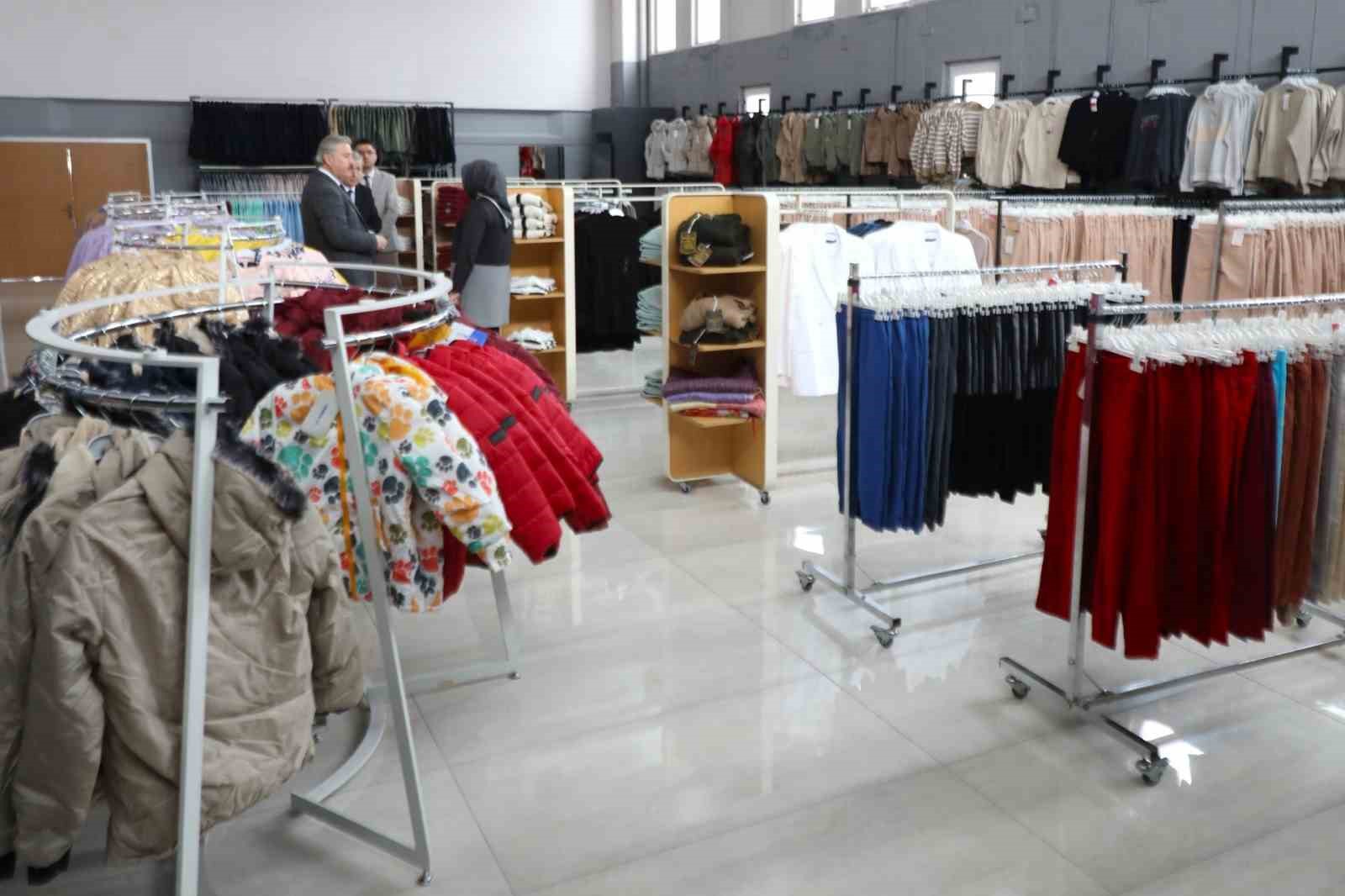 Melikgazi’nin MELKEV’i her zaman vatandaşlarının yanında
Melikgazi’nin MELKEV’i her zaman vatandaşlarının yanında