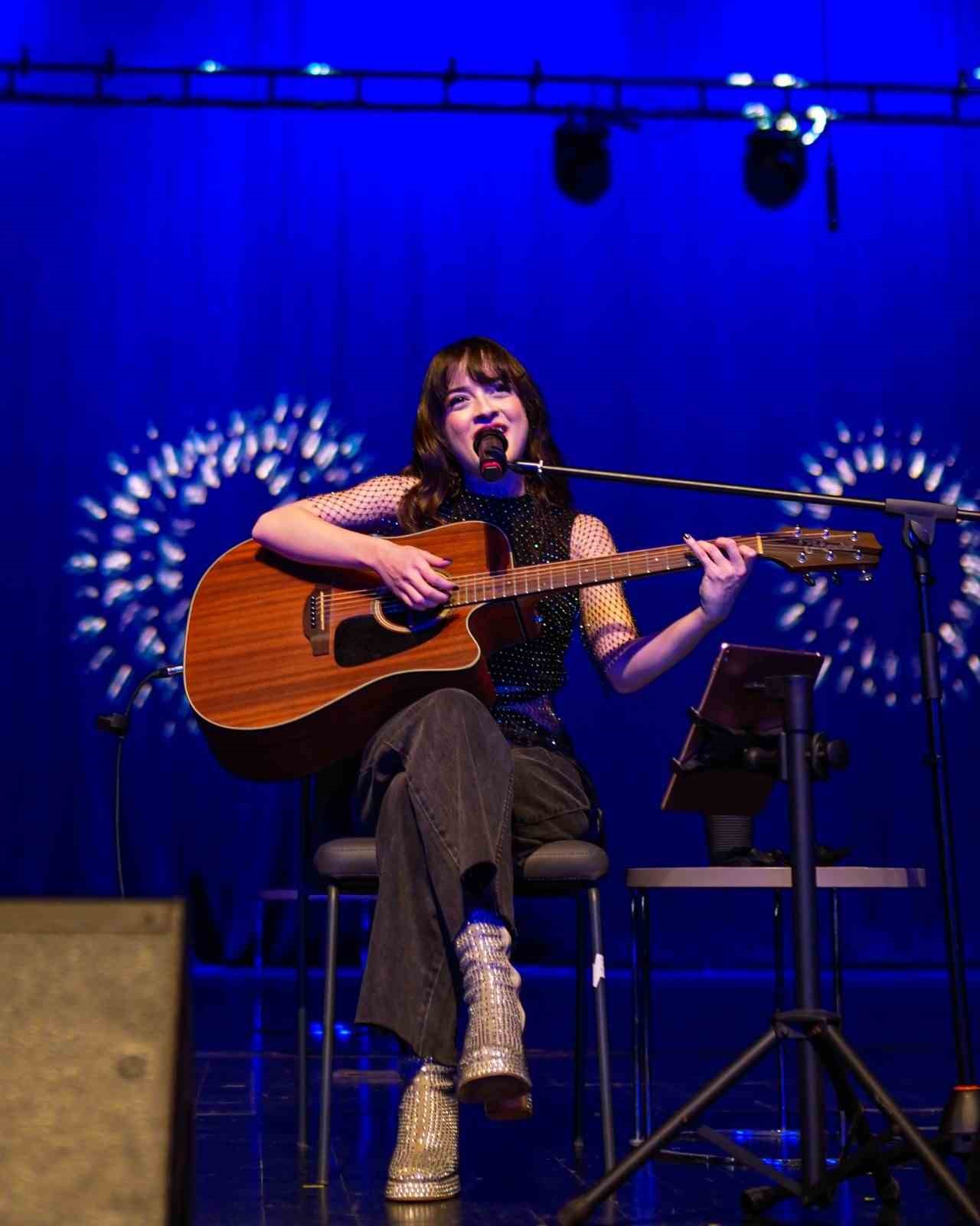 Melis Fis, 1 yılda Türkiye’nin 81 ilinde sahne aldı
