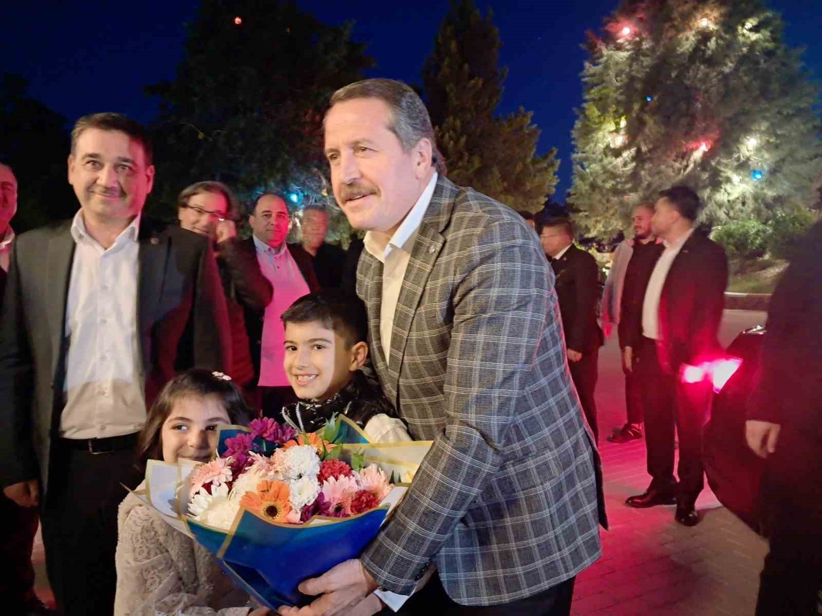 Memur-Sen Genel Başkanı Ali Yalçın: "Okullarda gerekirse tuşlu telefonlara dönüş olabilir"
