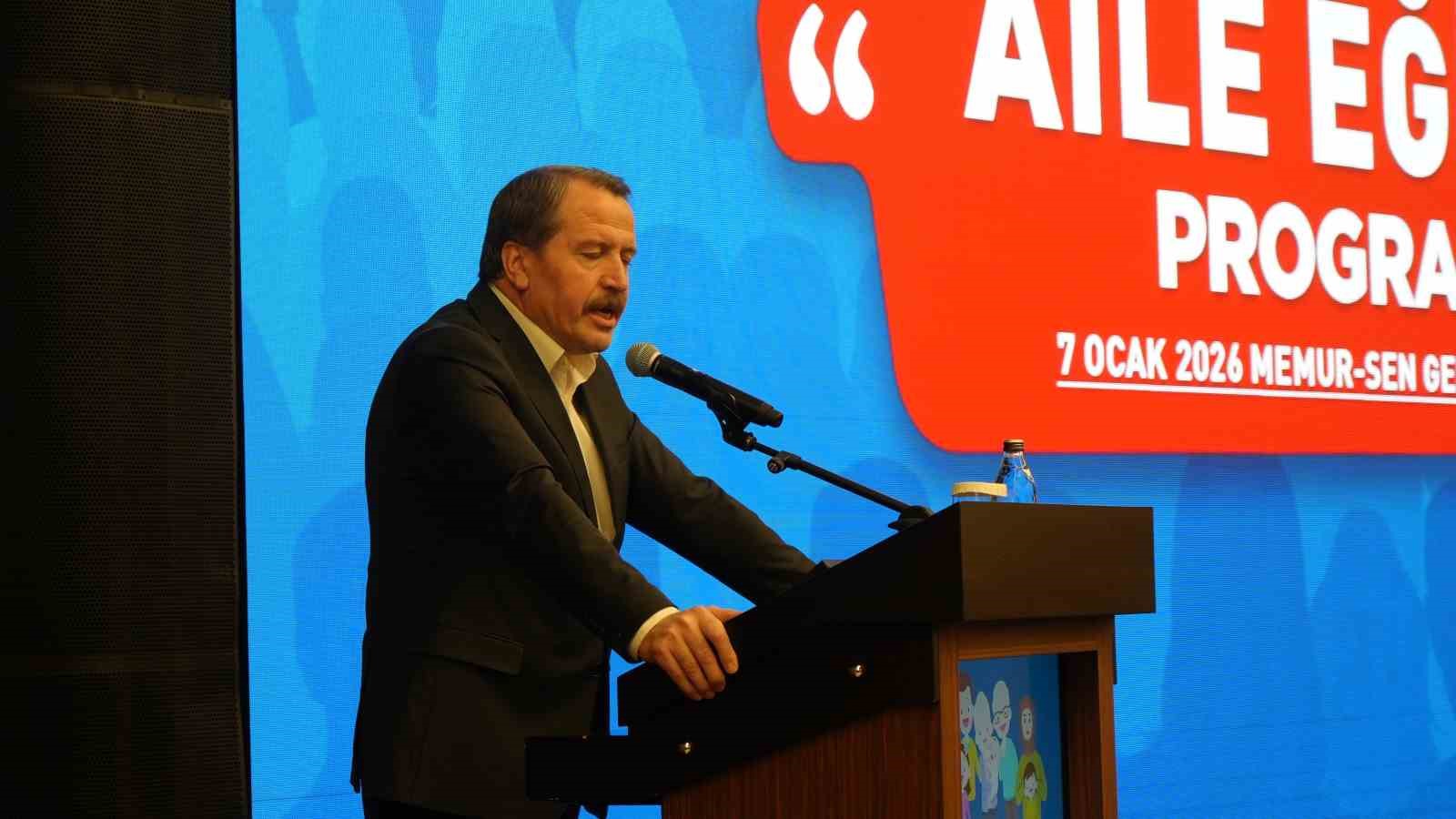 Memur-Sen Genel Başkanı Yalçın: "Kadınların, sendikacı kadınlar olması konusundaki kendilerinin gösterdiği hareketi ve bereketi bizzat hissediyorum"
