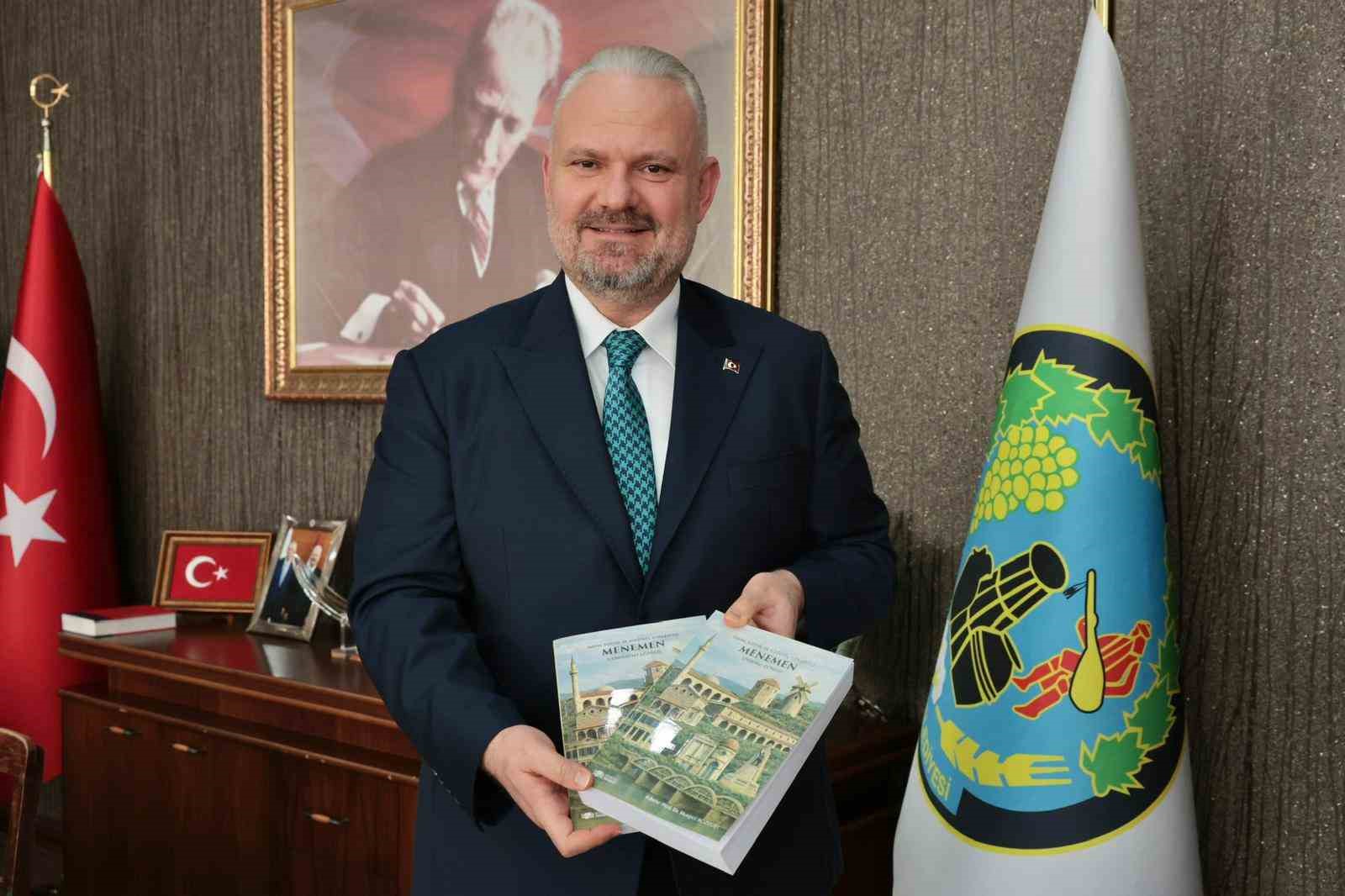 Menemen tarihi iki cilt kitap oldu
