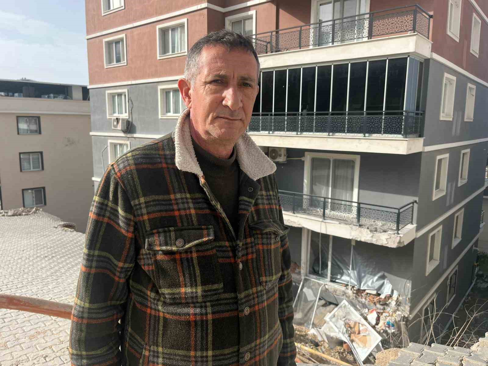 Menemen’de istinat duvarı çöken bölgede çalışmalar ikinci gününde
