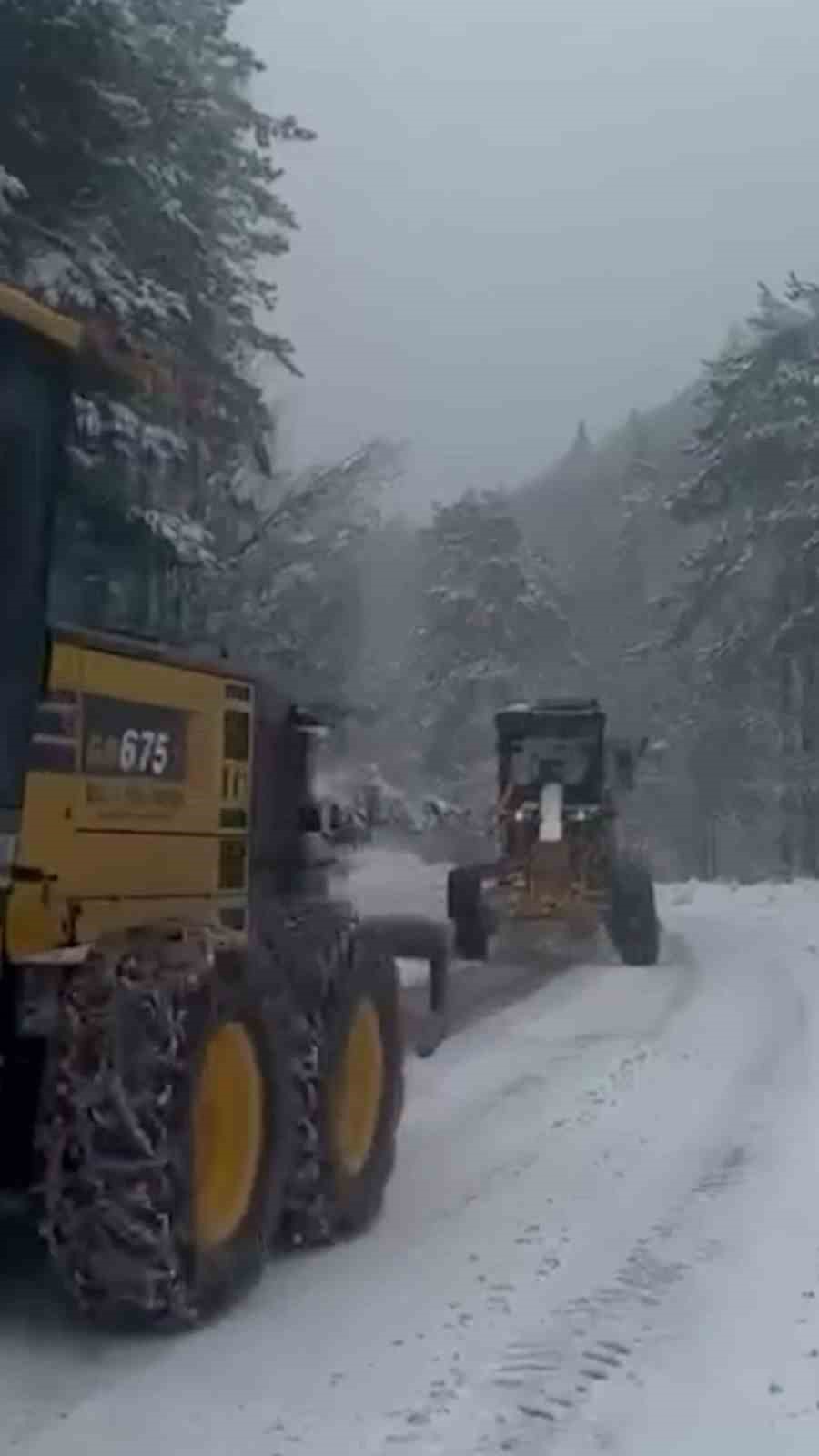 Mengen’de kar küreme çalışmaları başladı
