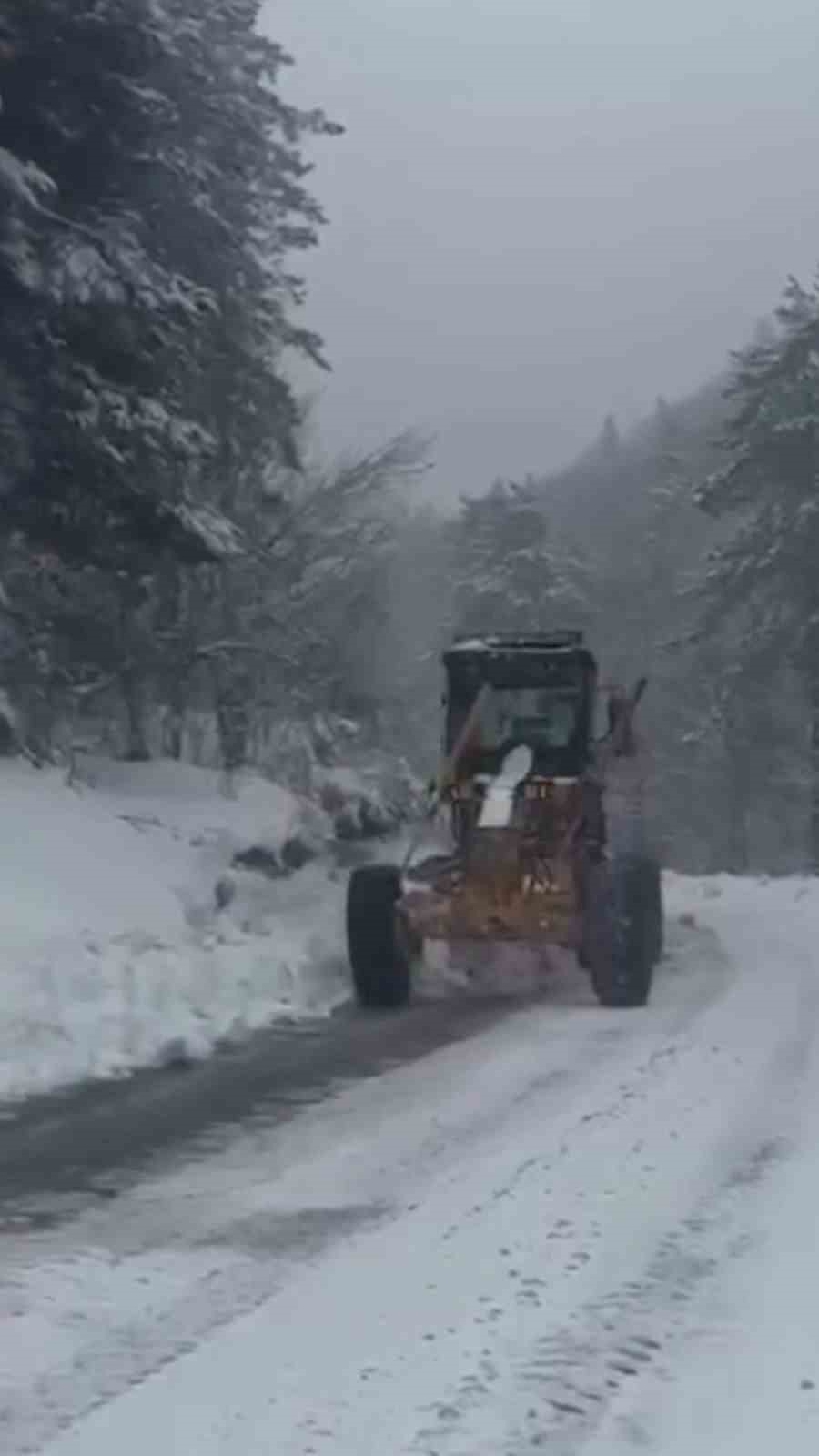 Mengen’de kar küreme çalışmaları başladı
