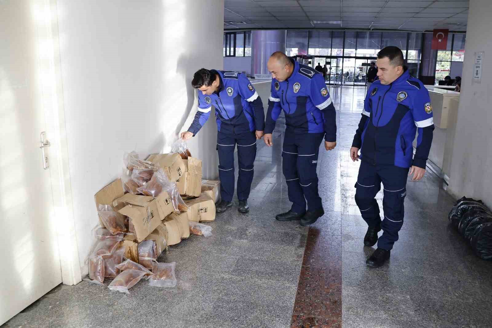 Menşei belirsiz 100 kilogramlık kabak tatlısı imha edildi
