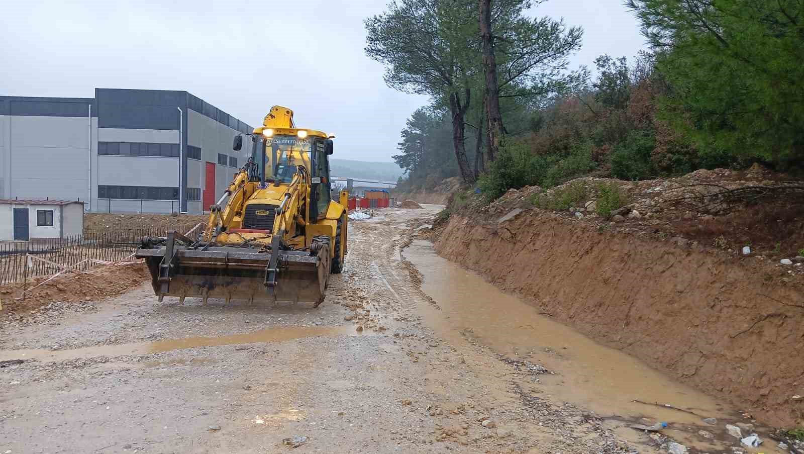 Menteşe Belediyesi ekiplerinden, 24 saatlik kesintisiz müdahale
